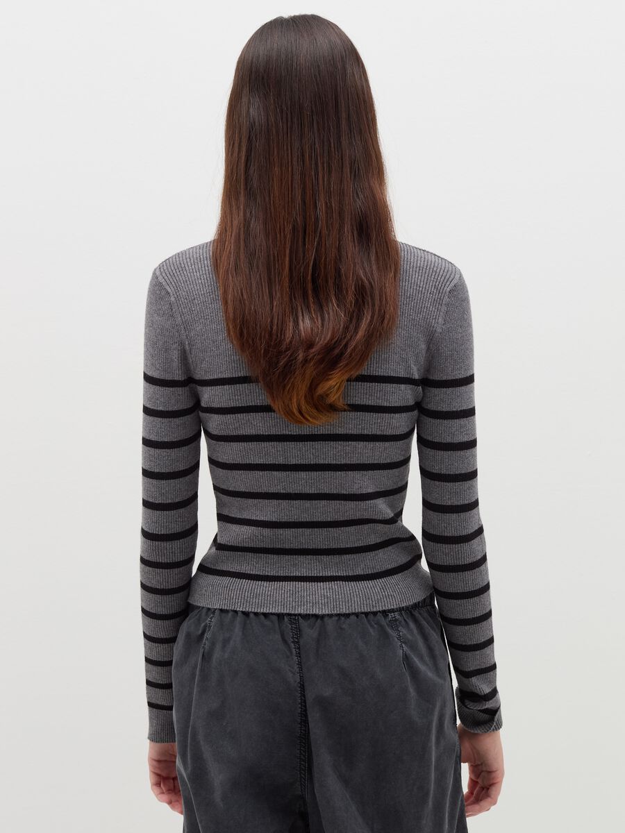 Pullover with striped mock neck_3