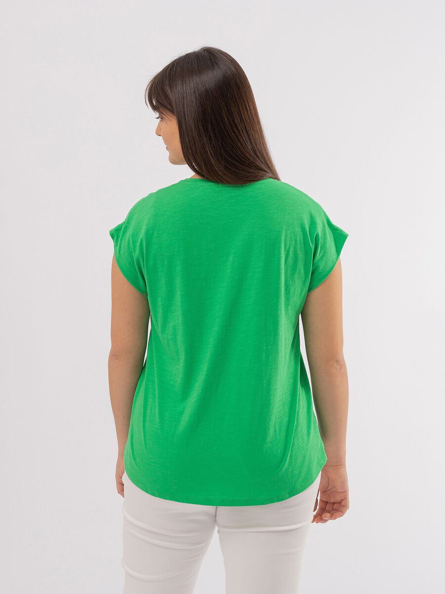 Curvy slub cotton T-shirt with V neck_2