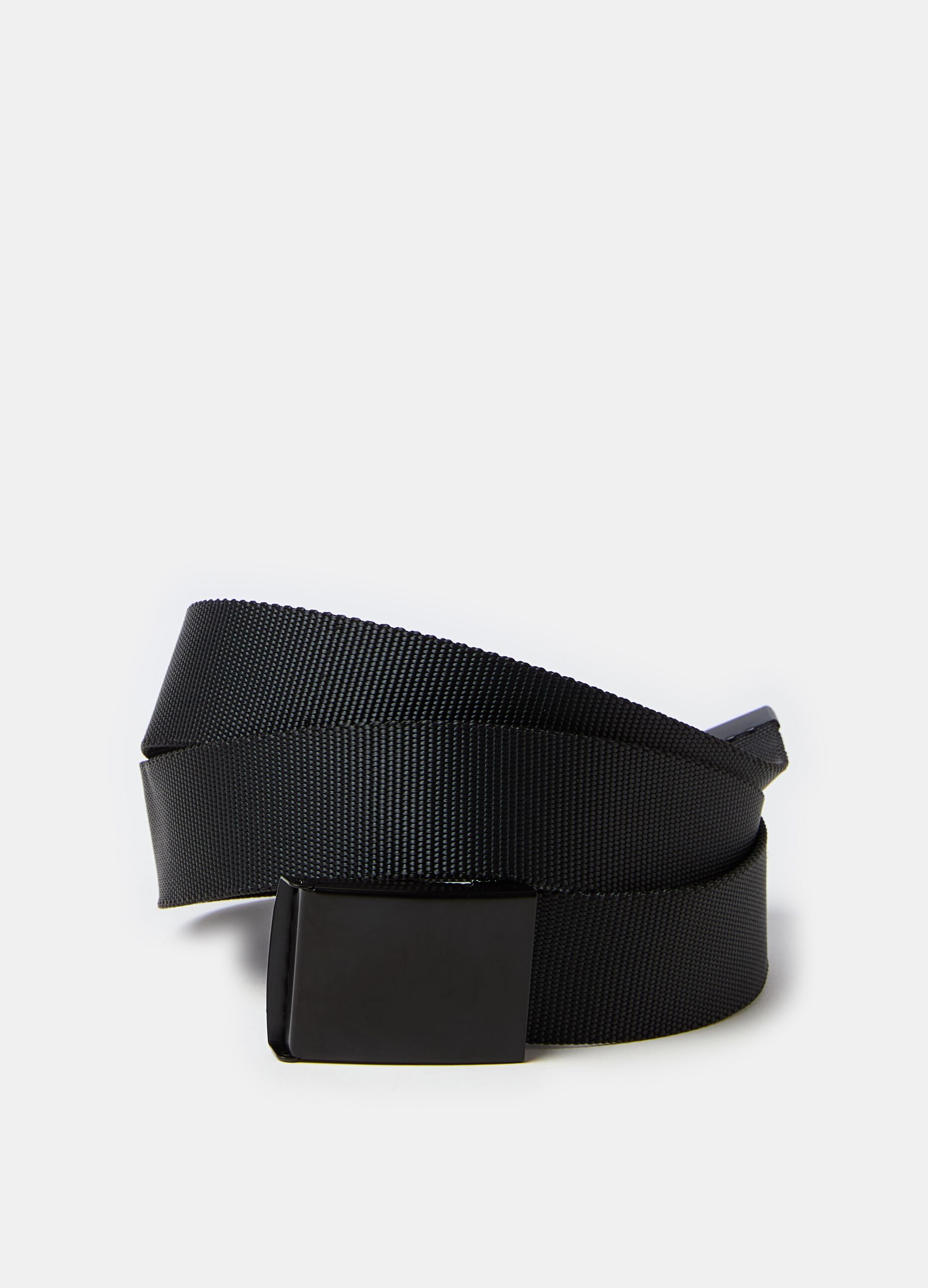 Ribbon belt with sliding buckle