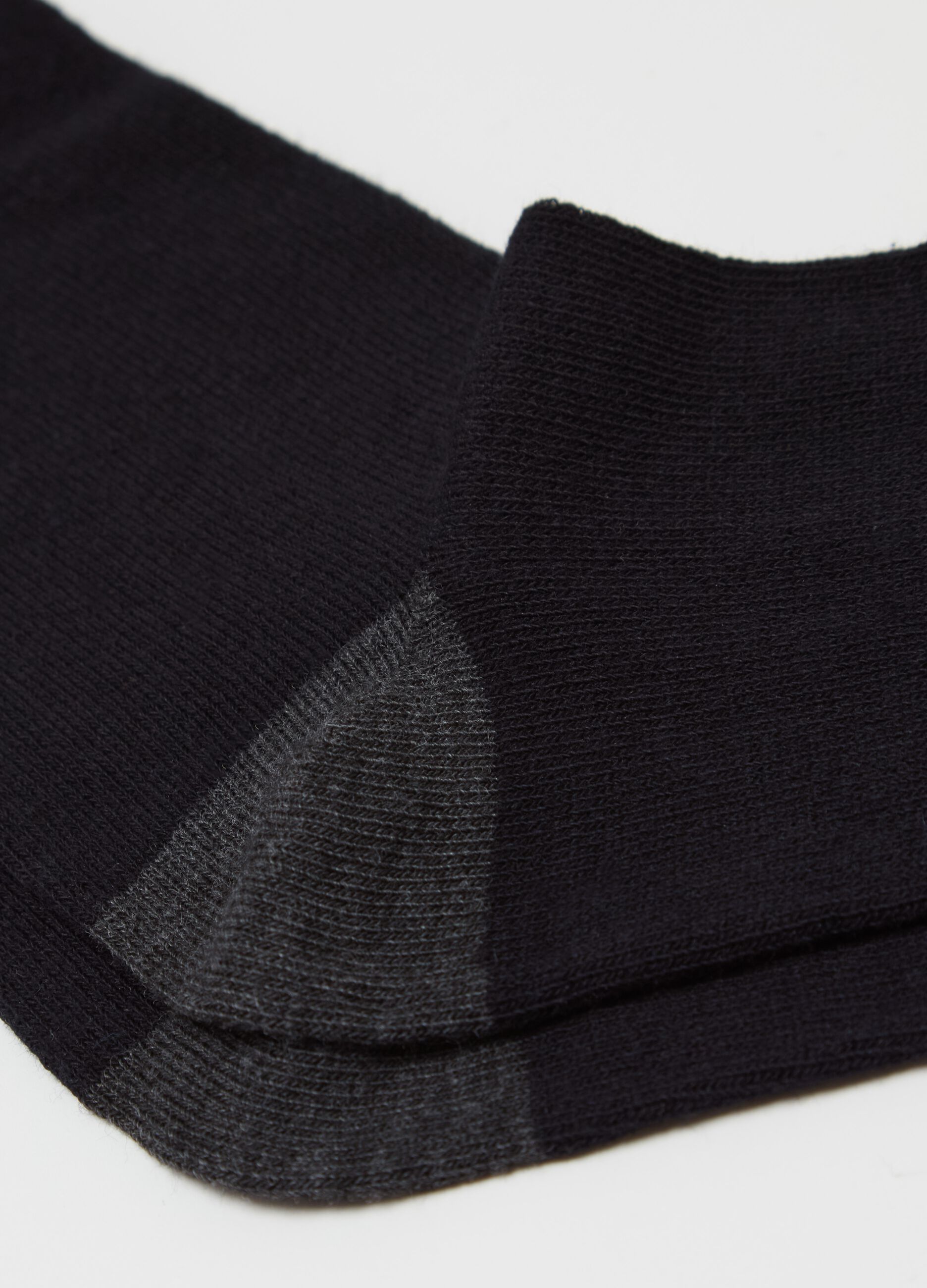 Three-pair pack short socks with contrasting details