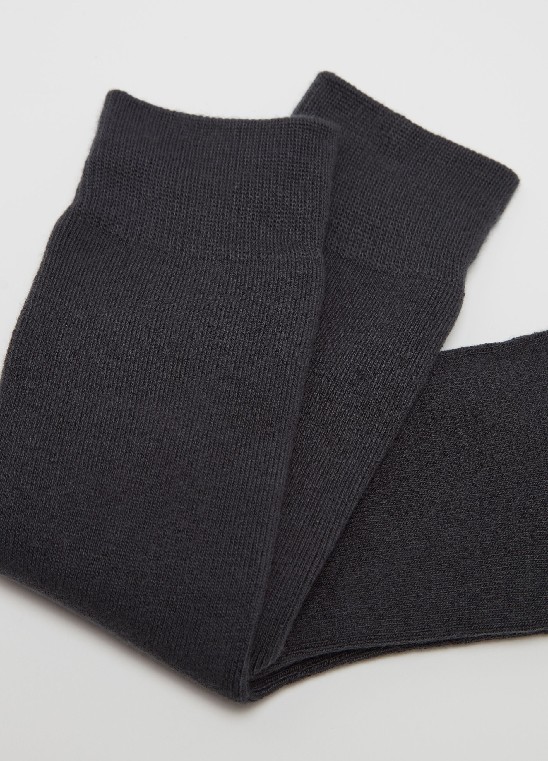 Two-pair pack short solid colour socks