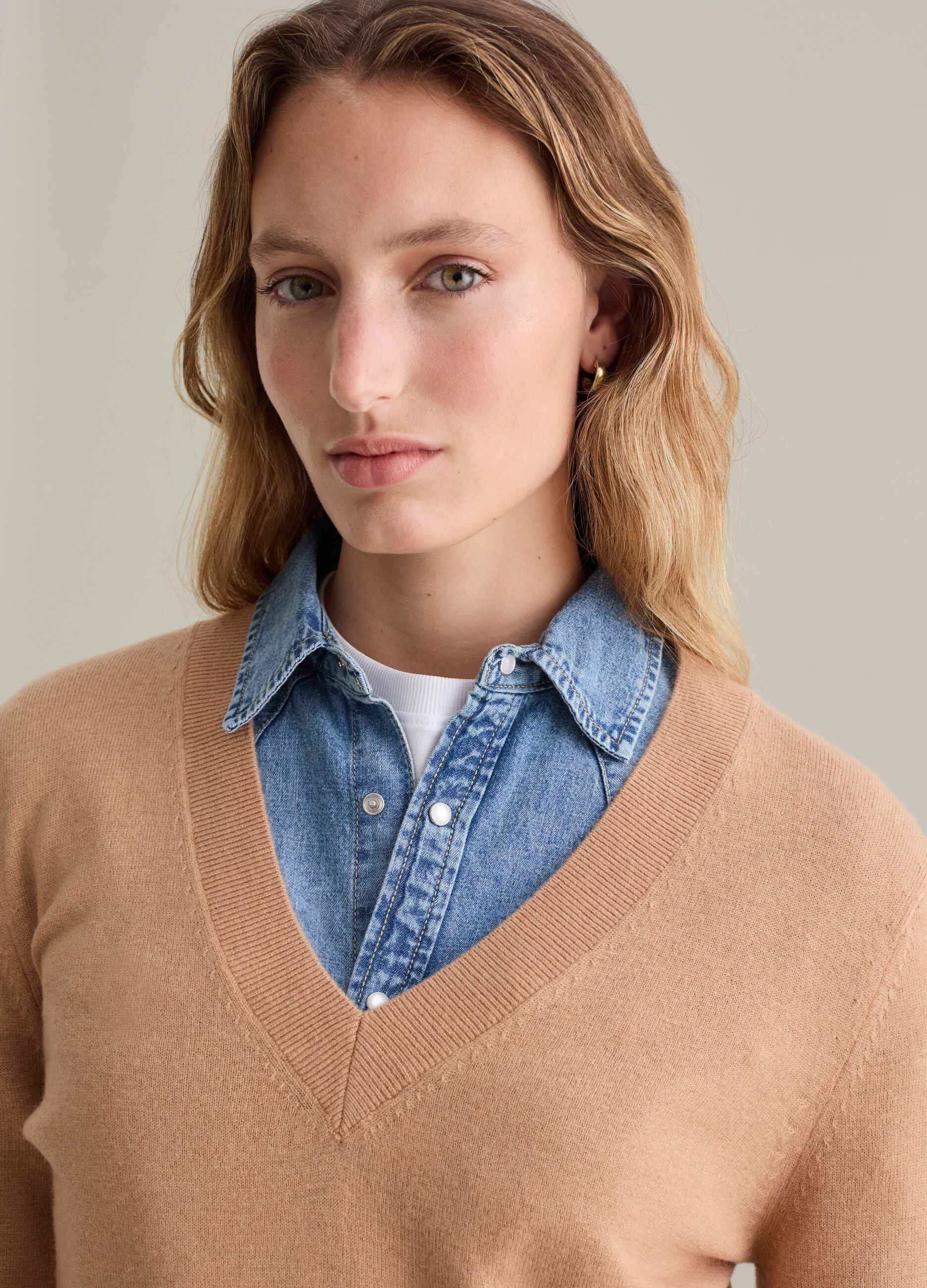 V-neck pullover in wool