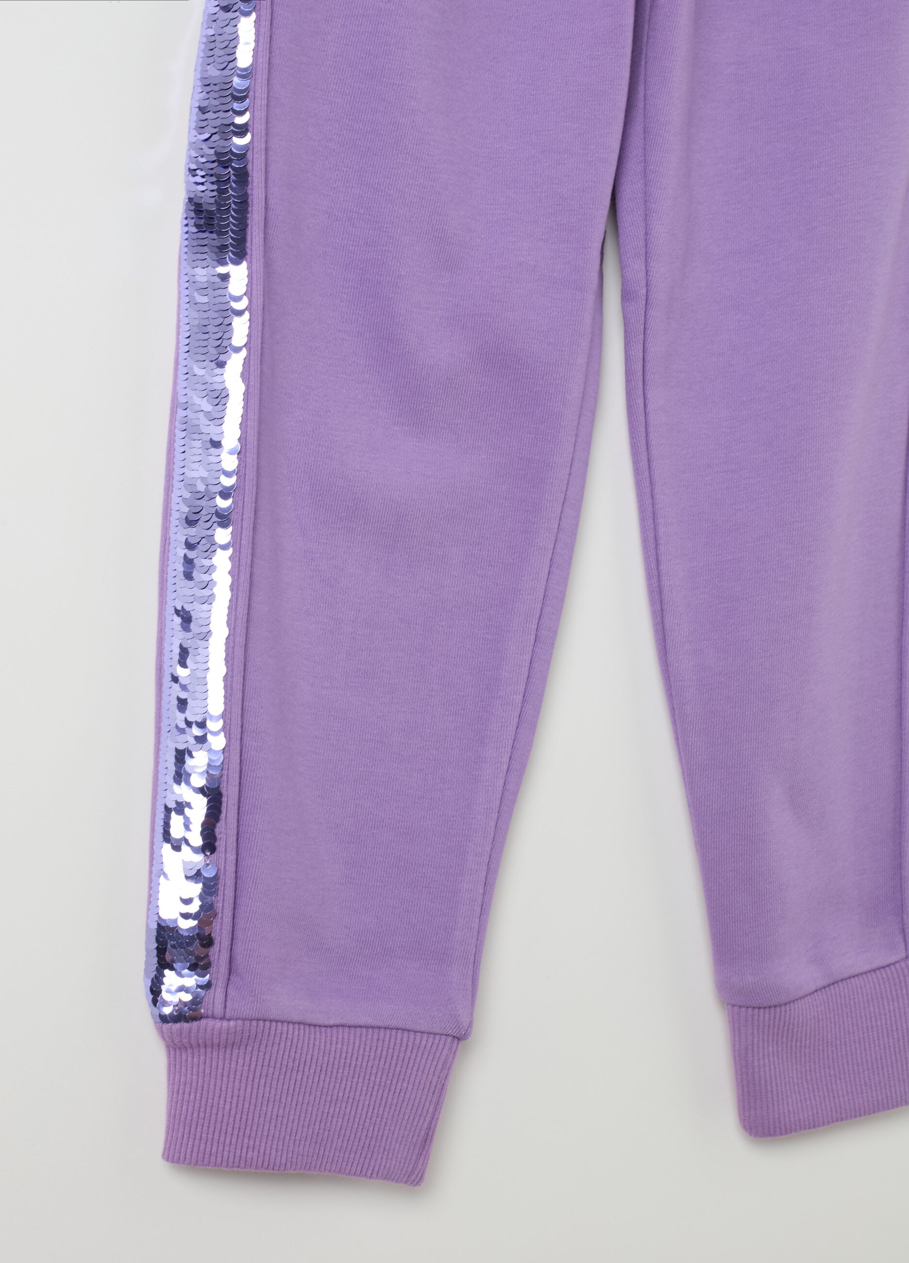 Joggers con paillettes e ricamo cuore