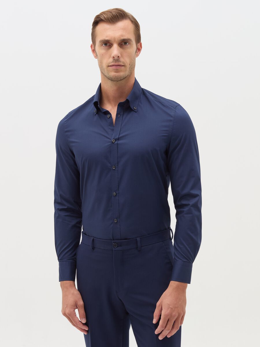 Slim-fit shirt with button-down collar_0