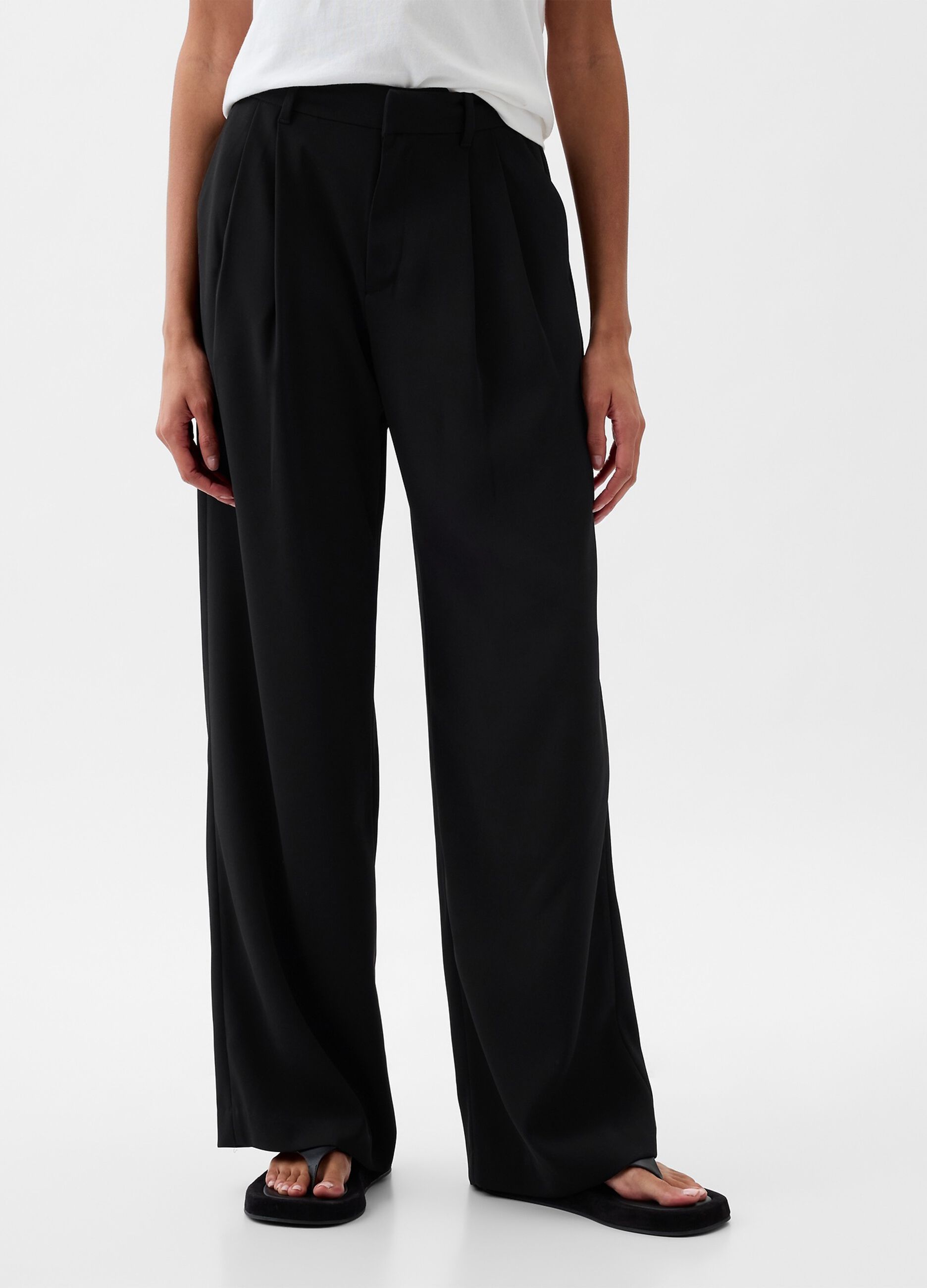 Wide-leg trousers with high waist and darts