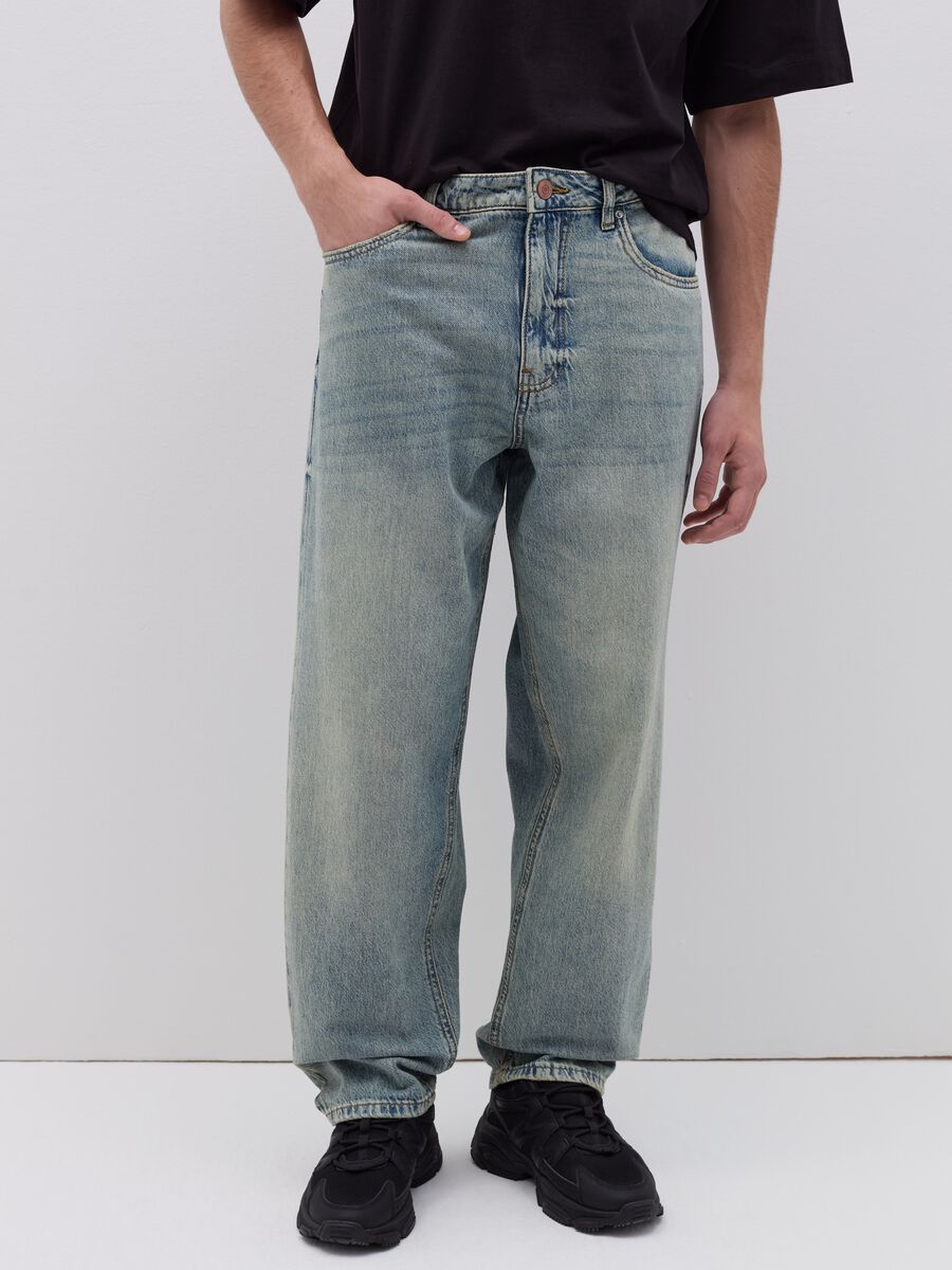 Baggy-fit jeans with five pockets_1