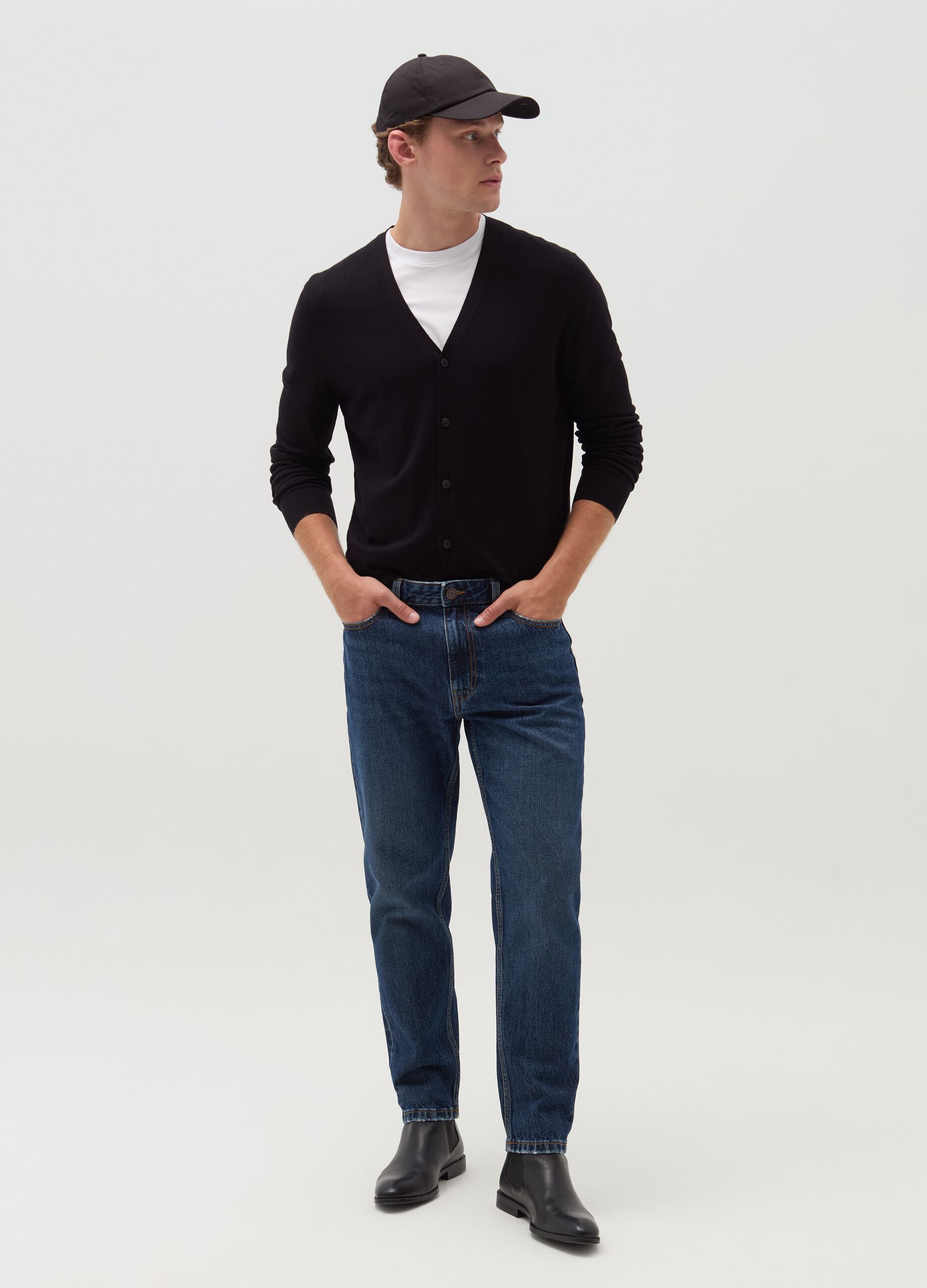 Relaxed-fit jeans with five pockets