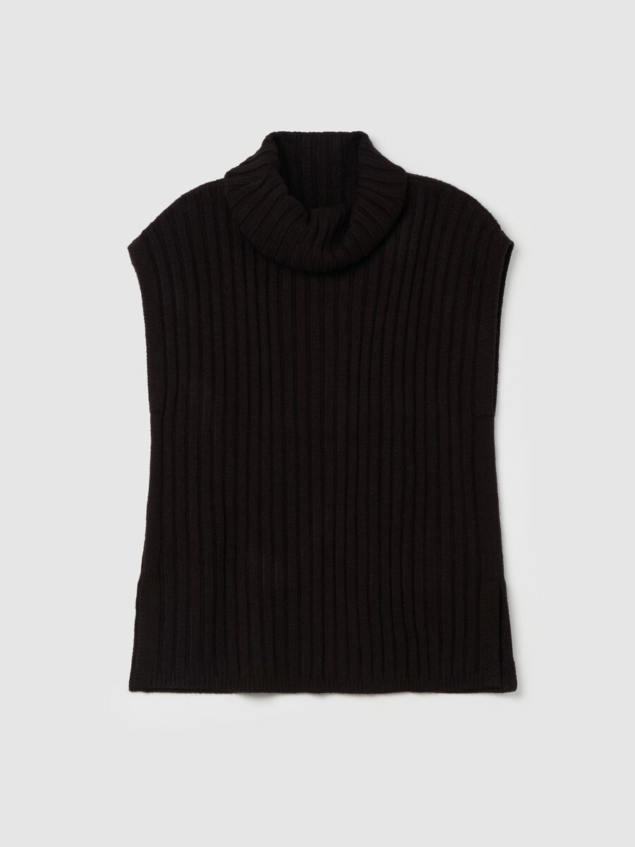 Curvy ribbed closed gilet with high neck_0