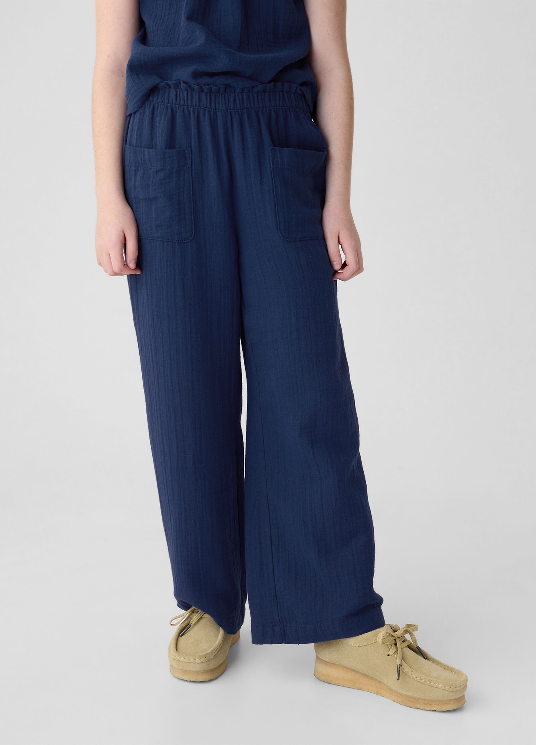 Pull-on trousers in crinkle-effect gauze