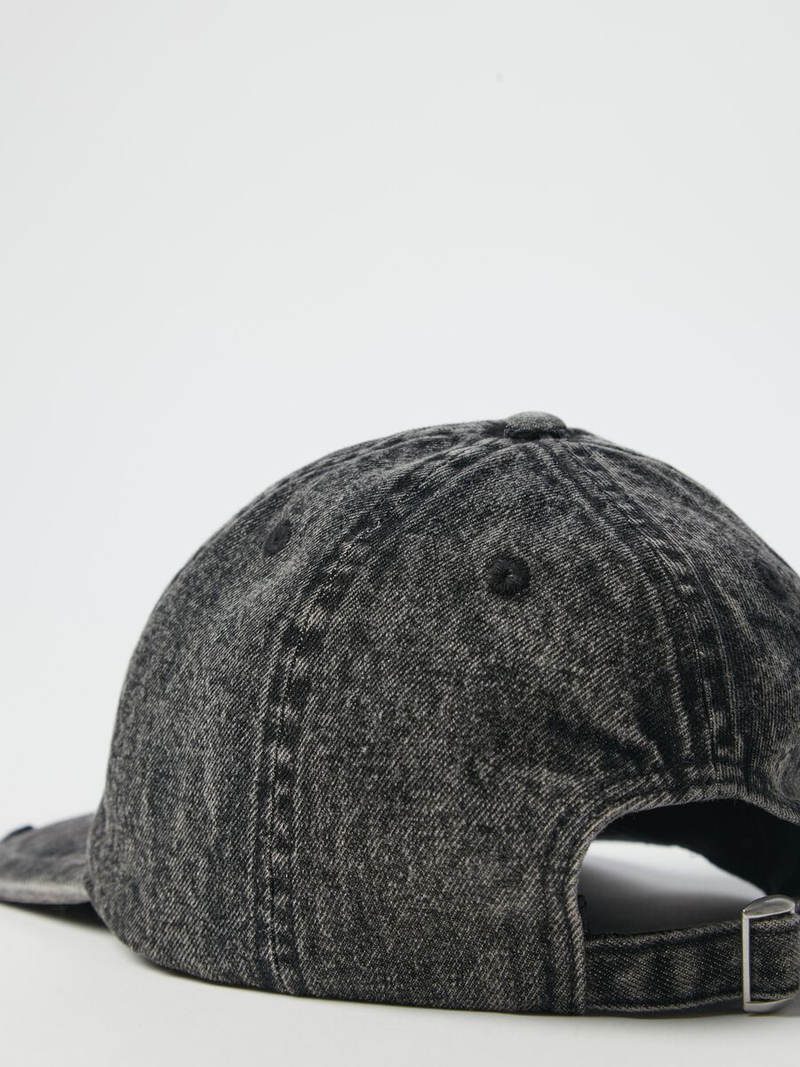 Denim baseball cap with abrasions_1