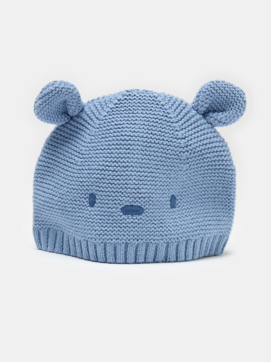 Knitted hat with ears and embroidery_2