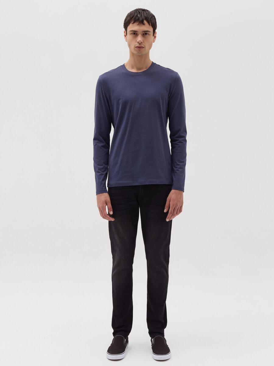 Long-sleeved T-shirt with round neck_0