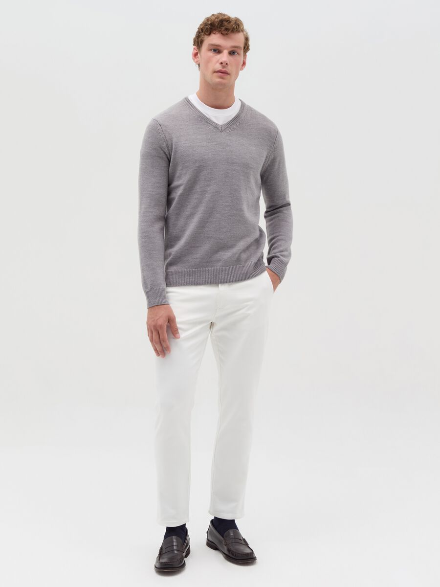 V-neck pullover_0