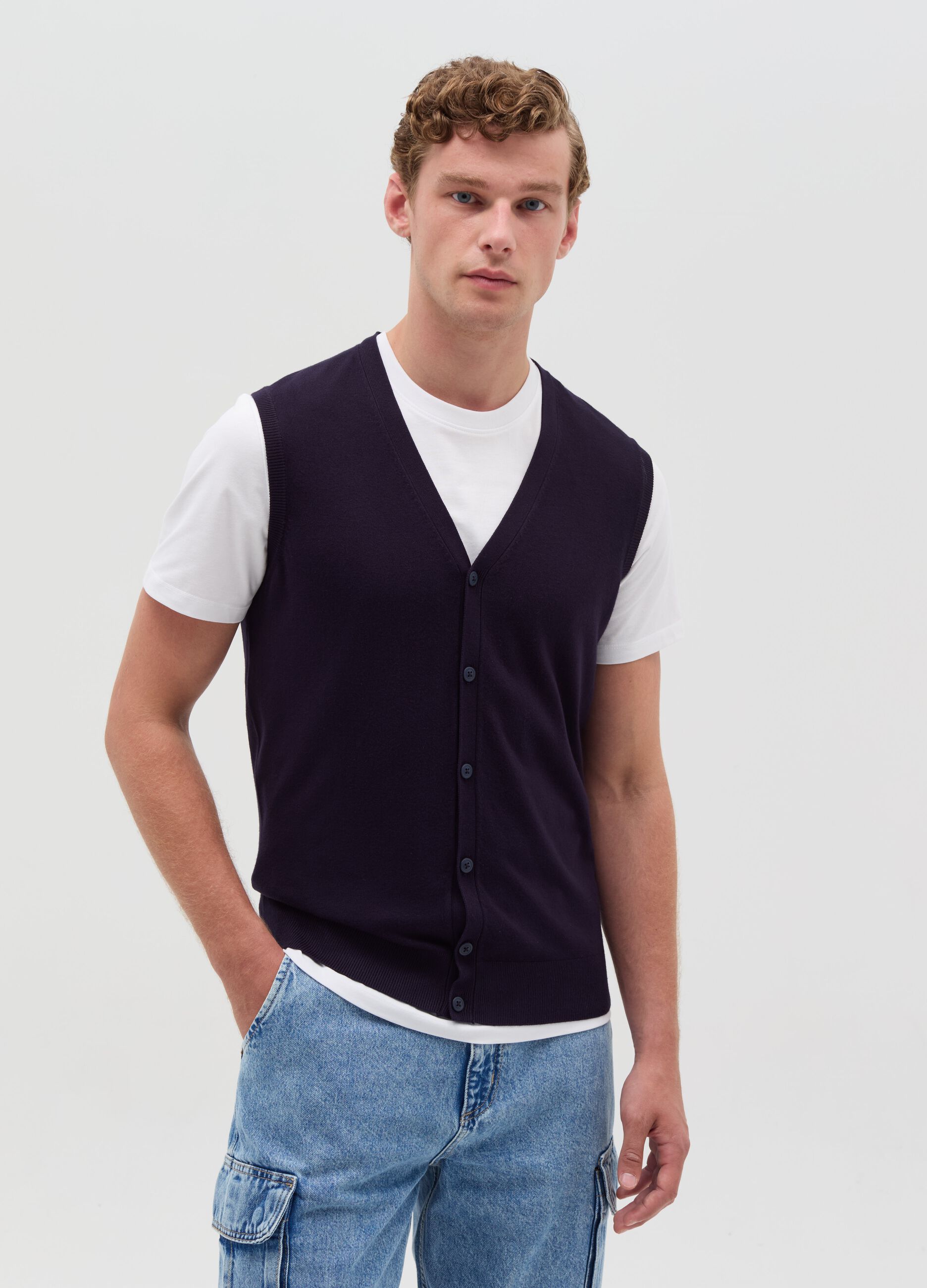 Gilet with V neck