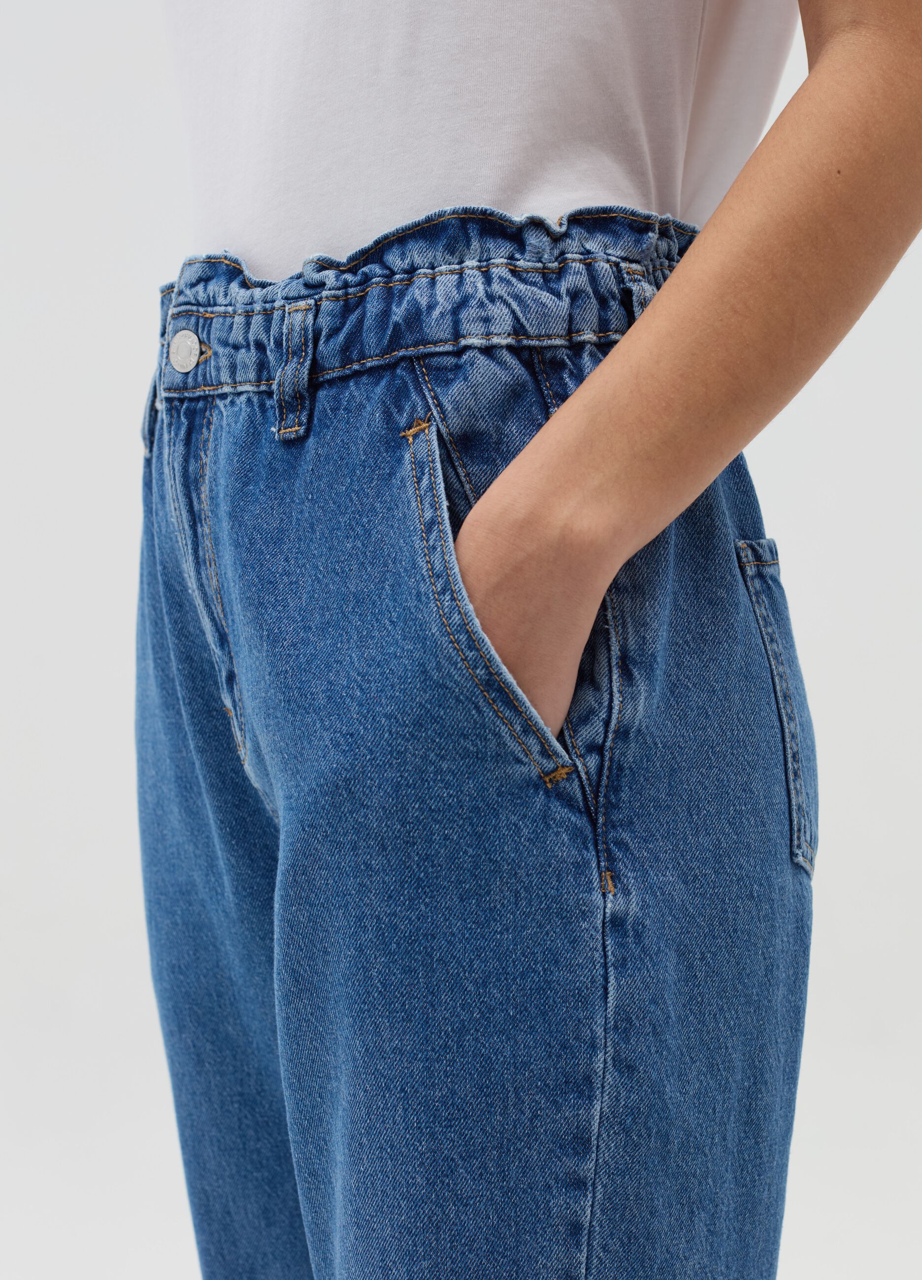 Paper bag jeans with pockets