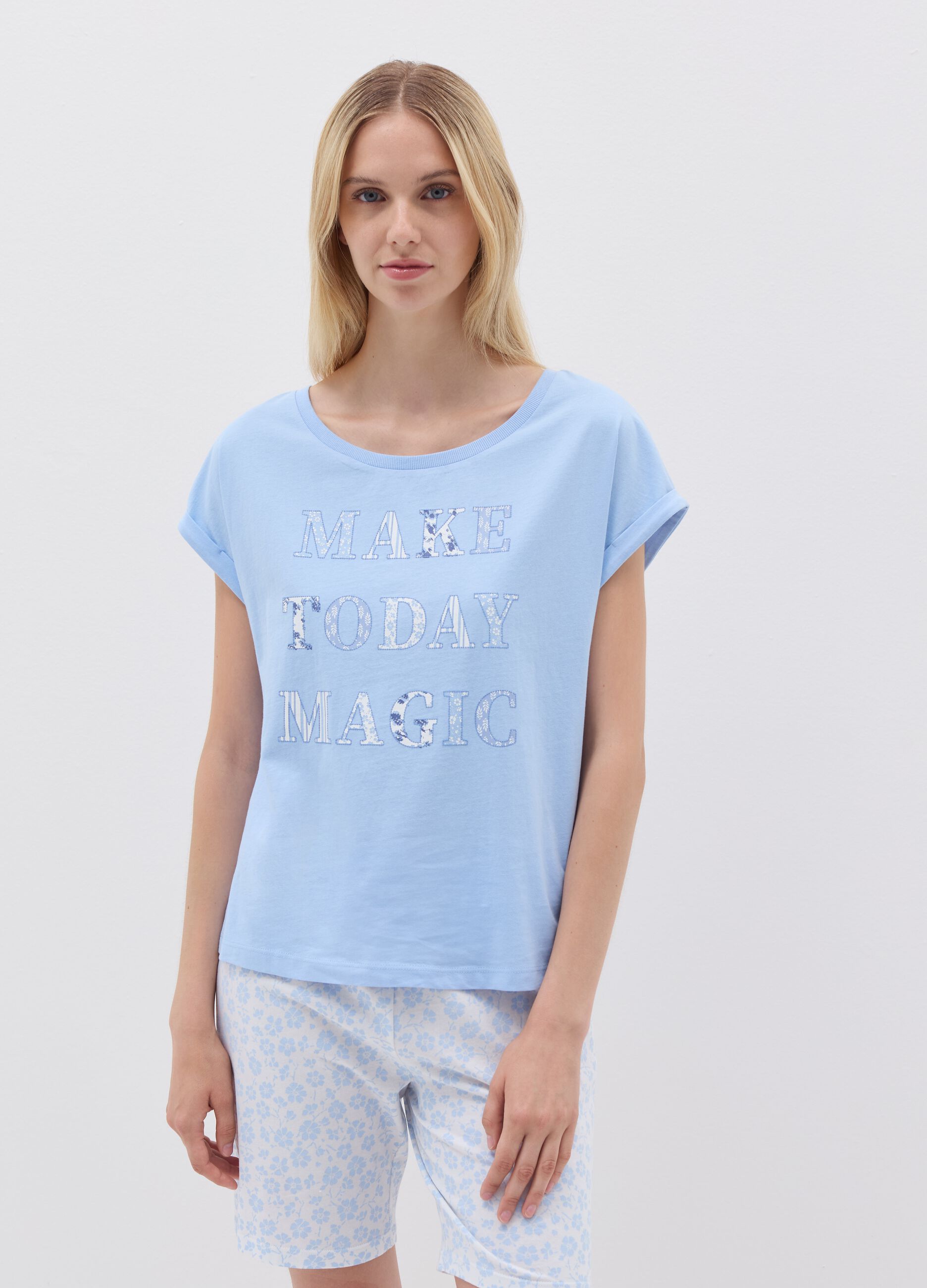 Short-sleeved pyjama top with folds