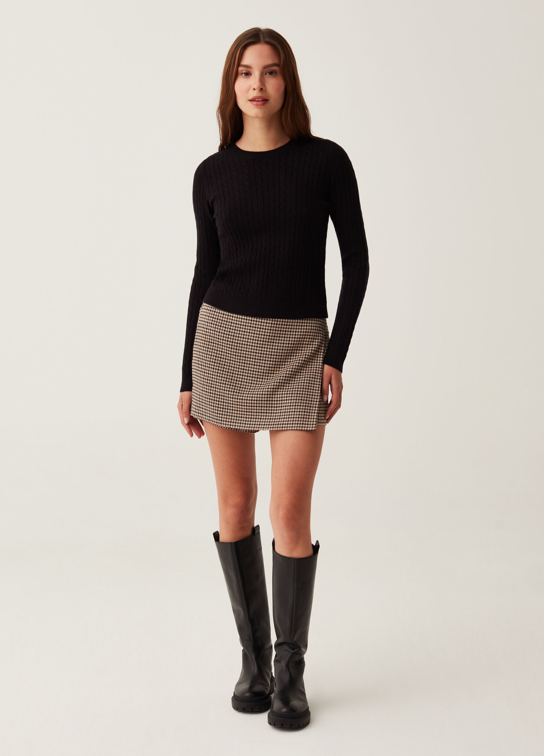 Pullover with cable-knit design