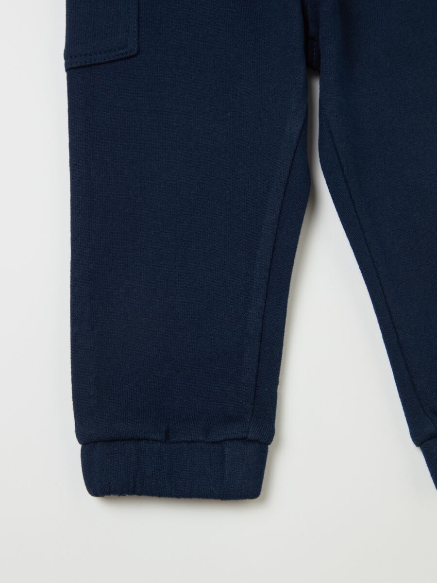 Fleece joggers with pockets and drawstring_3