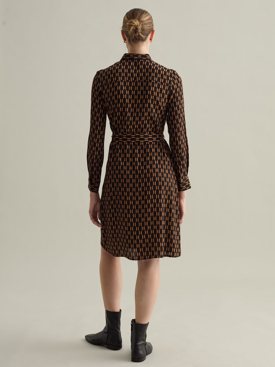 Contemporary shirt dress with belt_2