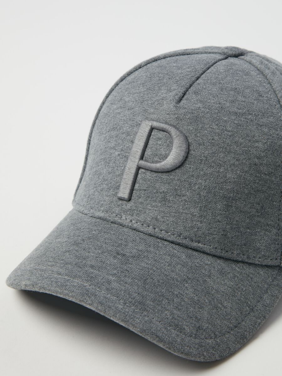 Baseball cap with logo embroidery_2