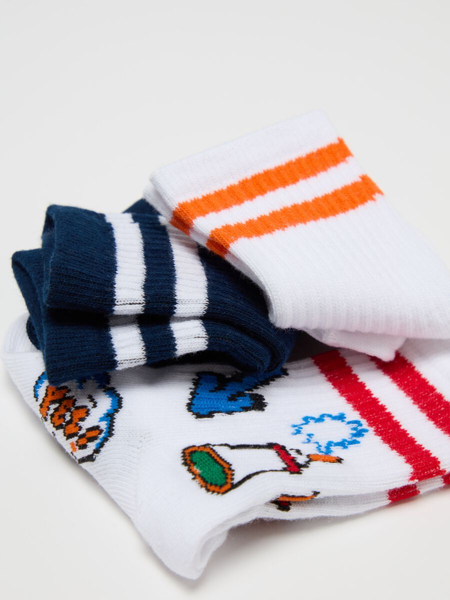 Three-pair pack short socks with striped trims_2