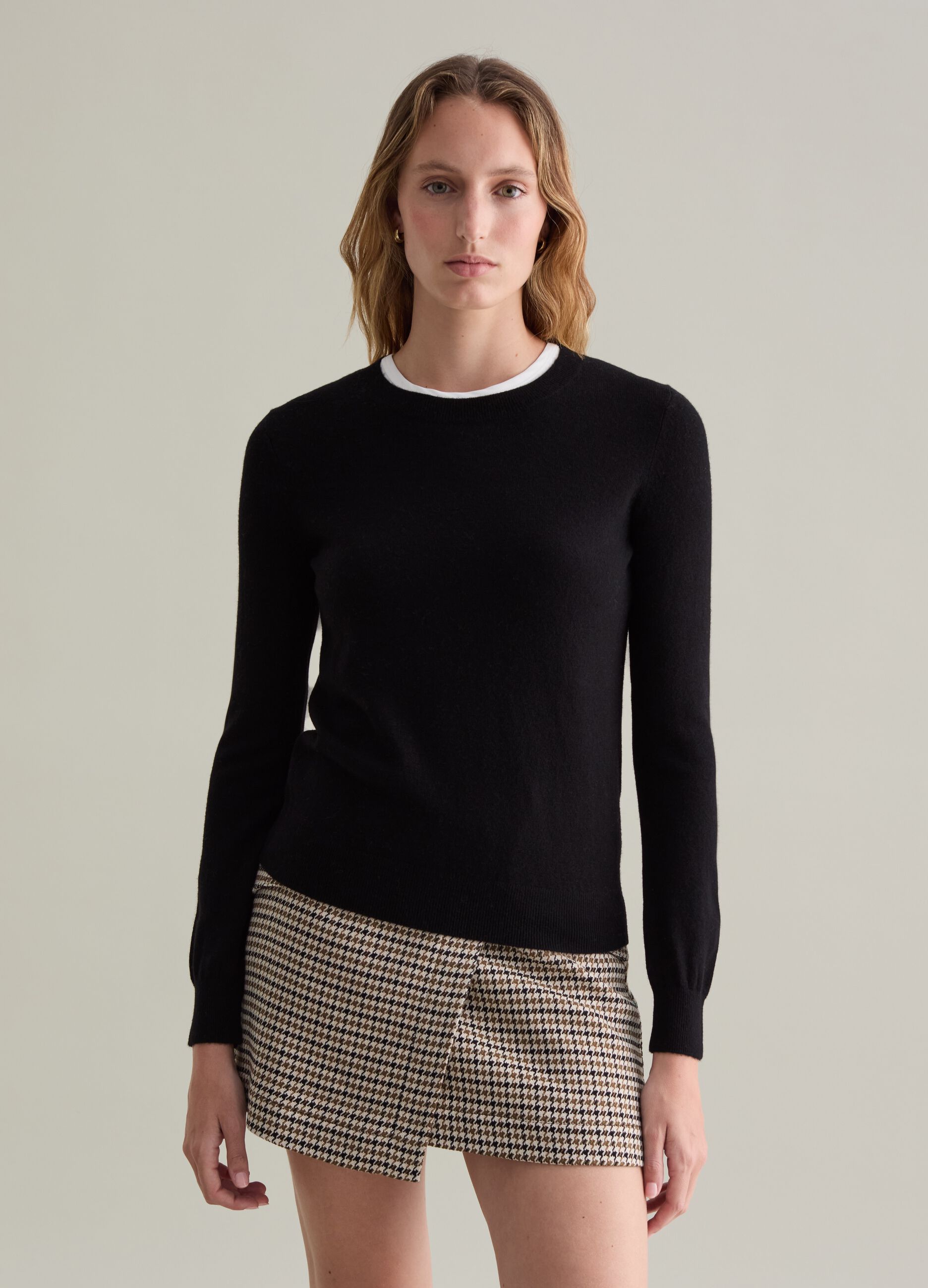 Wool pullover with round neck