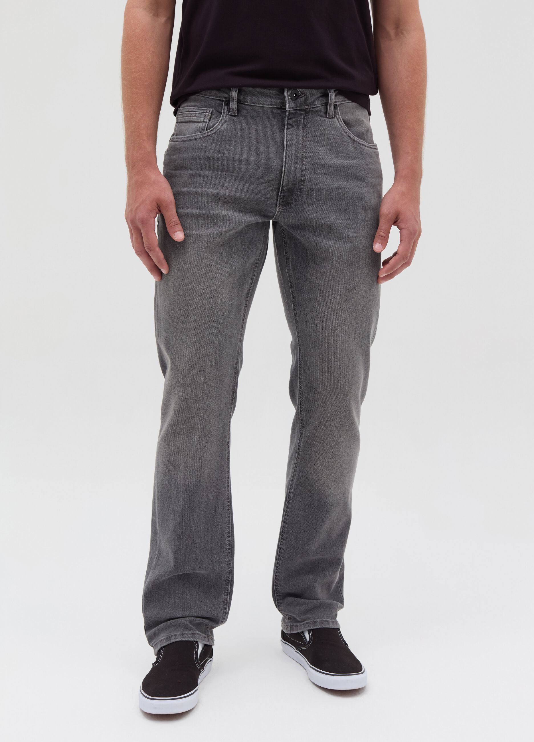 Comfort-fit jeans with five pockets