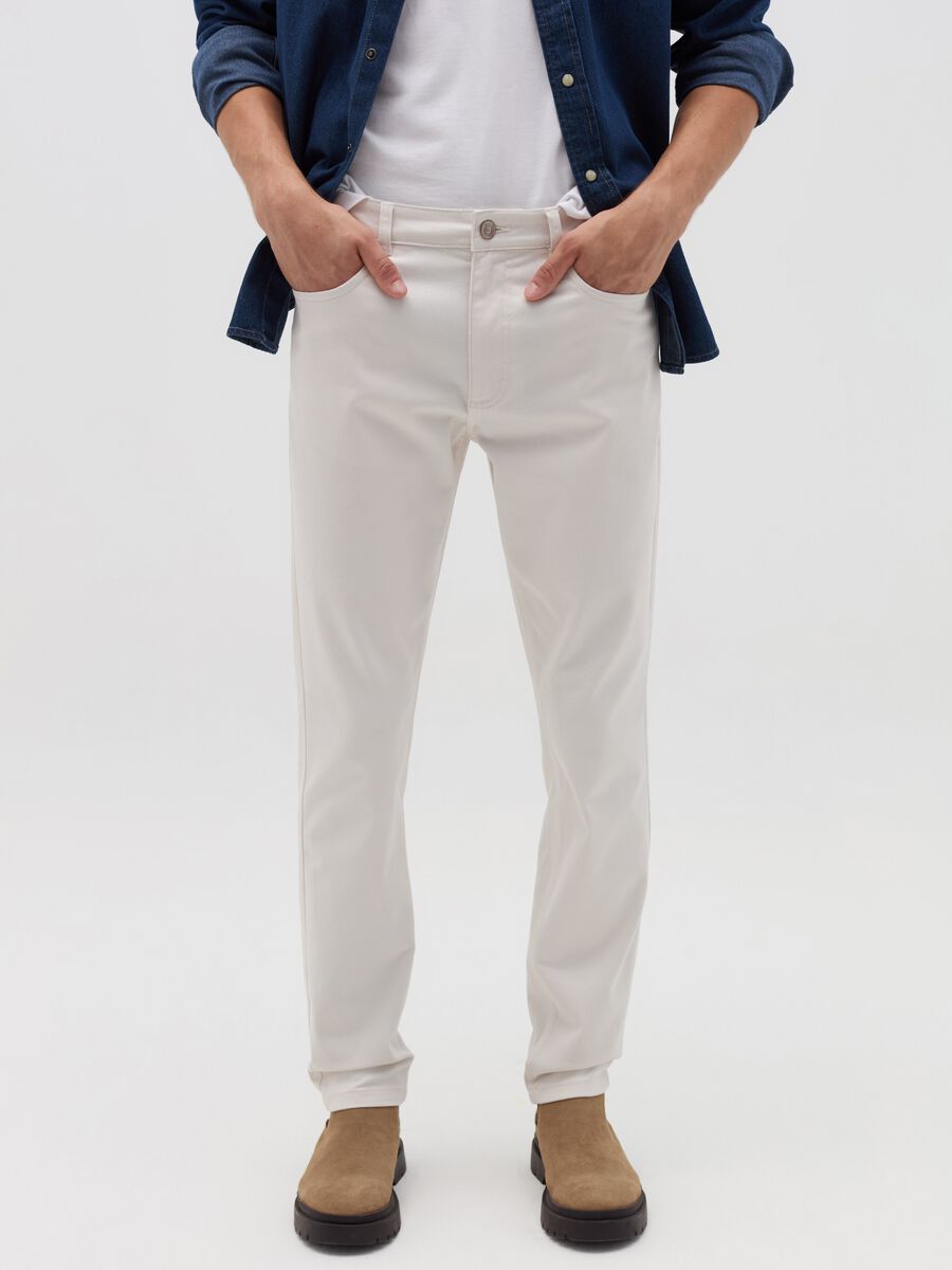 Slim-fit twill trousers with five pockets_1