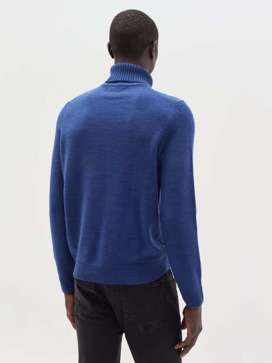 Pullover with high neck_2