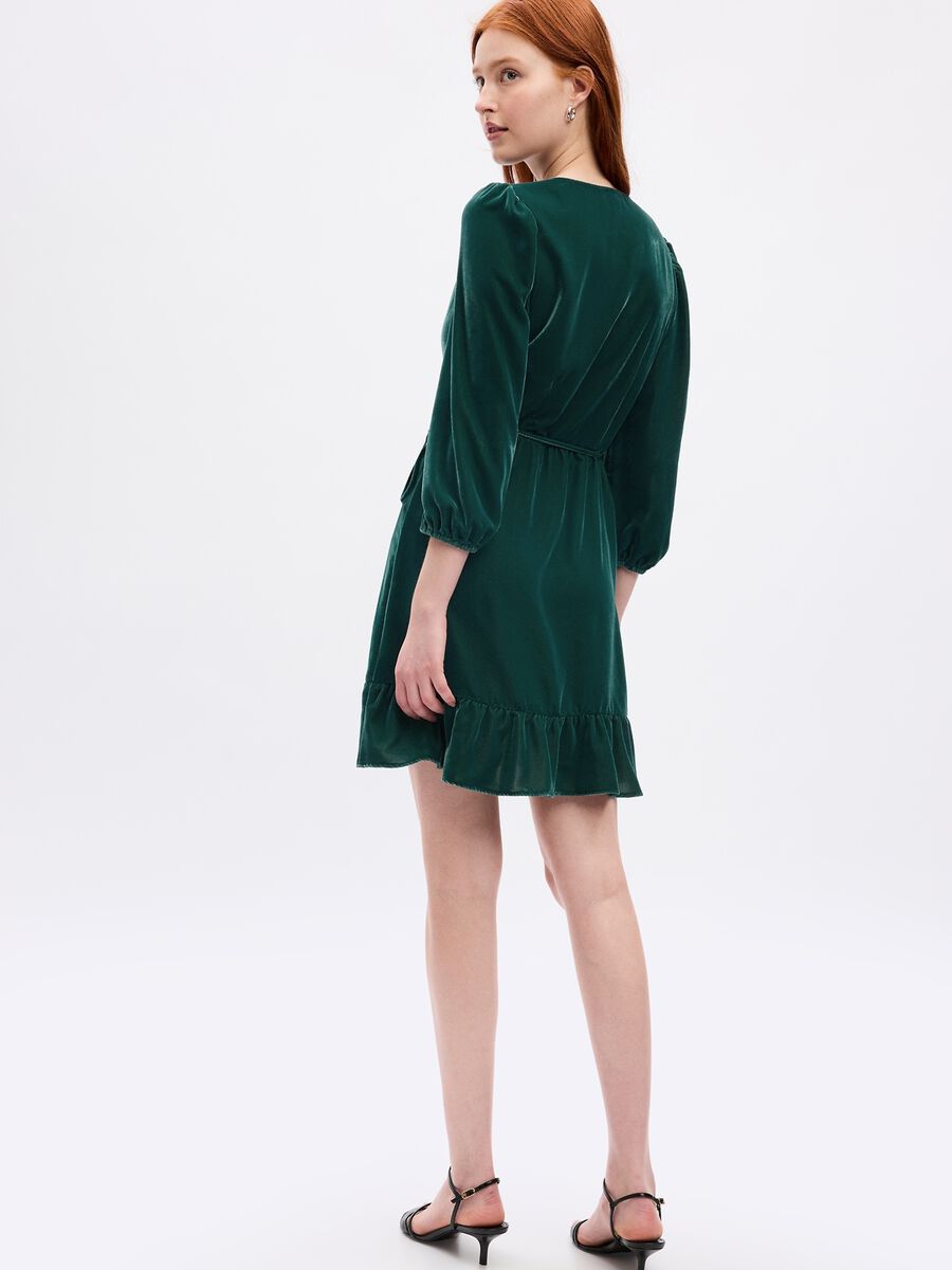 Short velvet wraparound dress._1