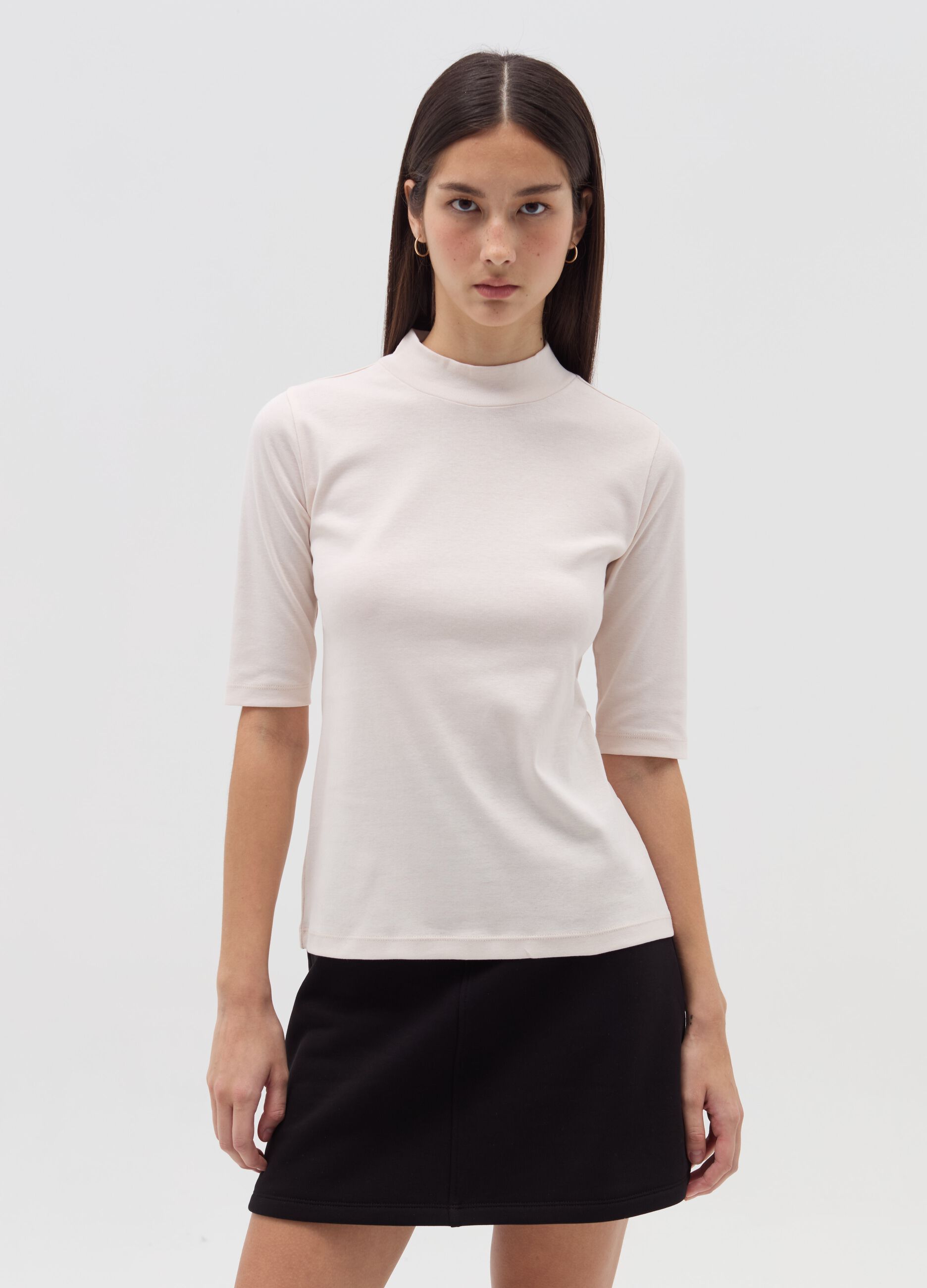 T-shirt mock neck con maniche al gomito