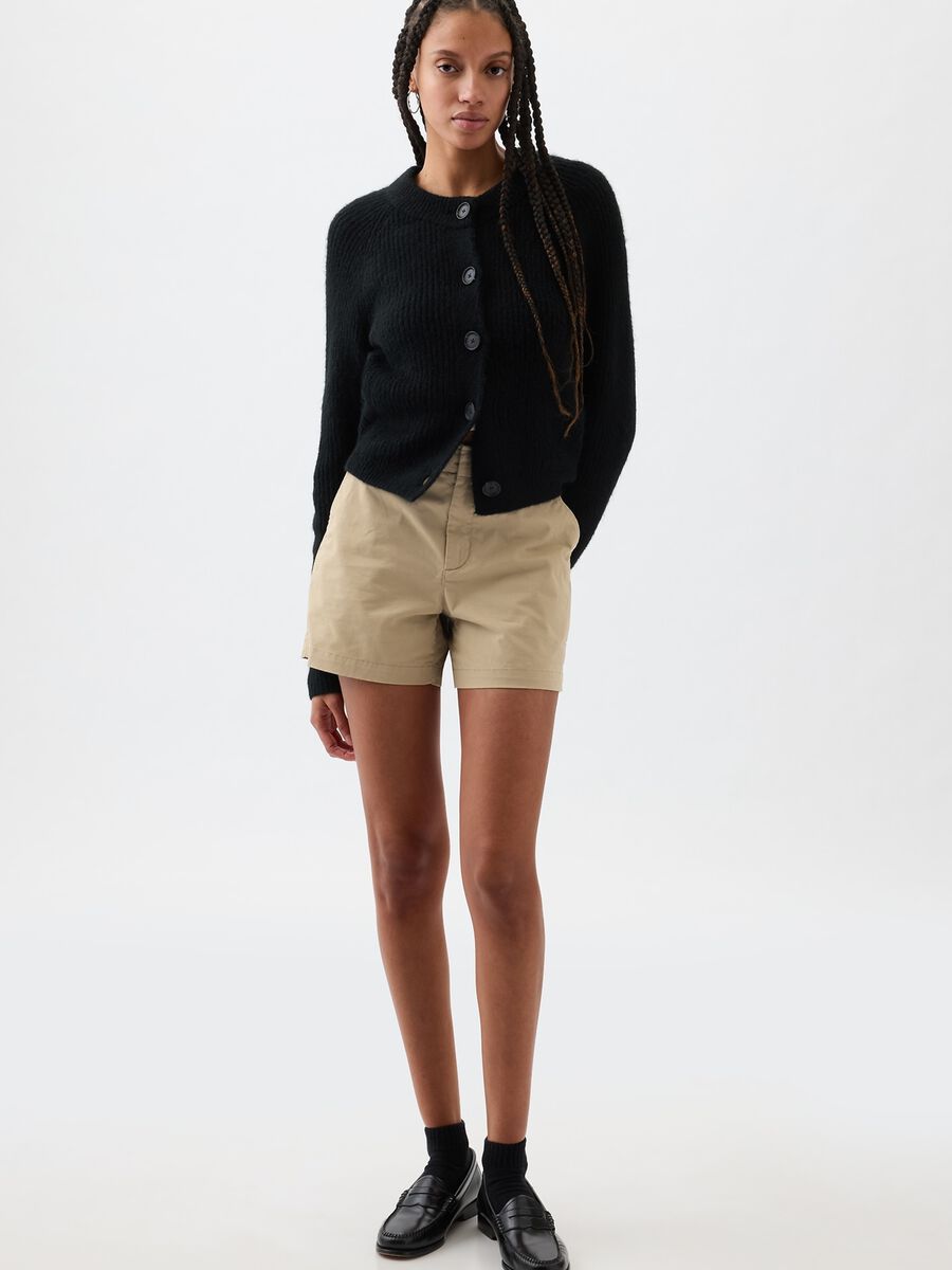 Shorts chino in cotone stretch_0