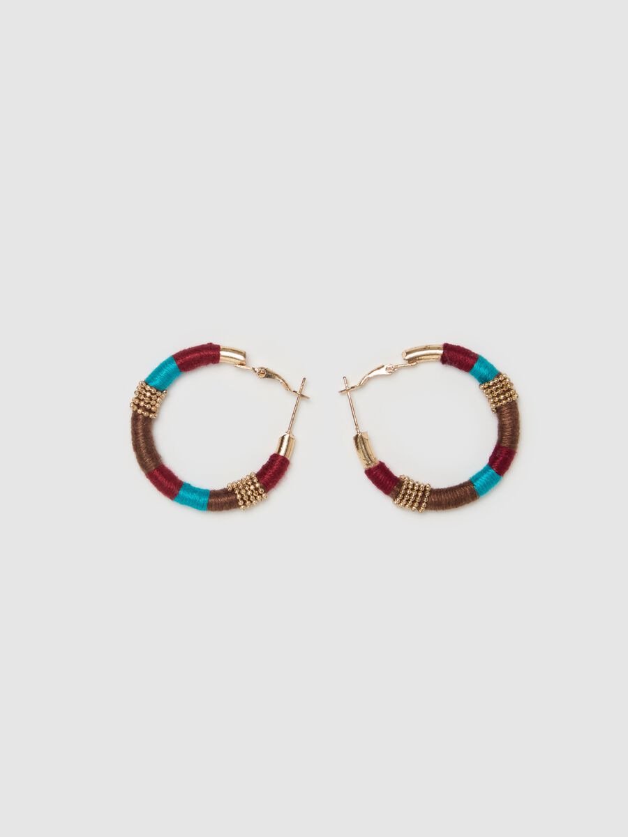 Hoop earrings with multicoloured thread_0