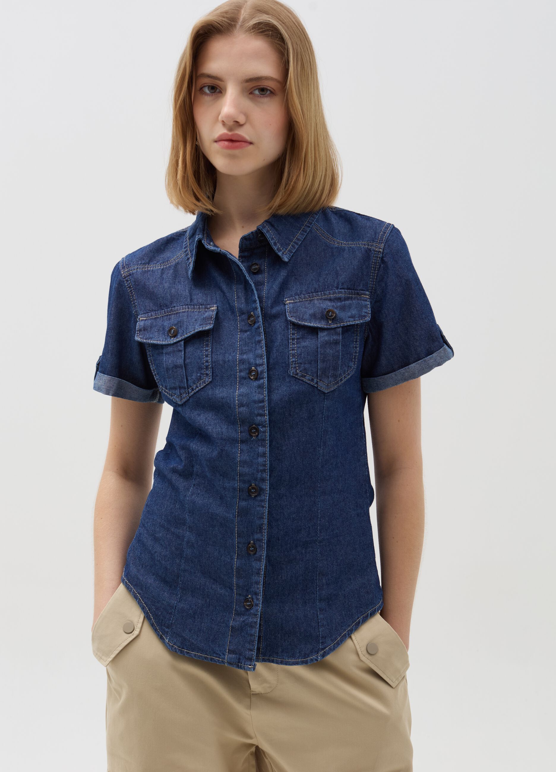 Short-sleeved denim shirt