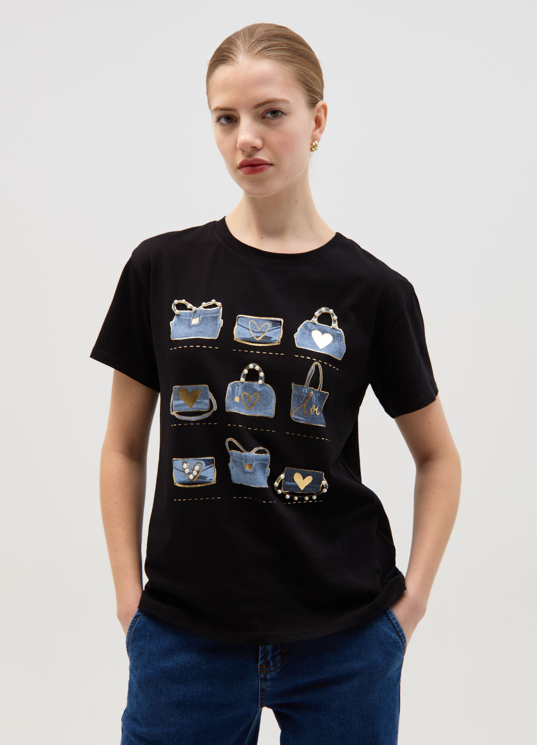 T-shirt with handbags print with beads