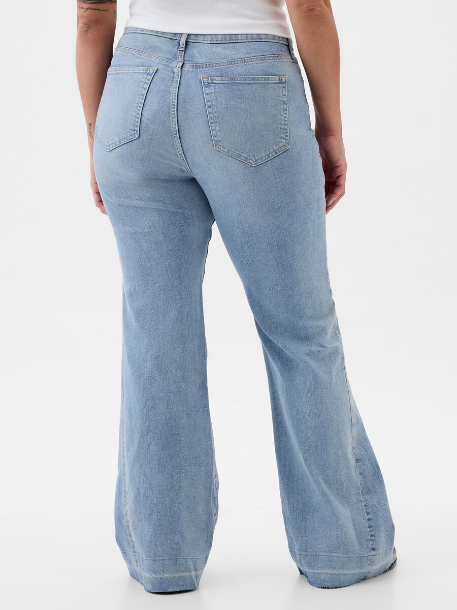 Flare-fit high-waist jeans with raw edging_5