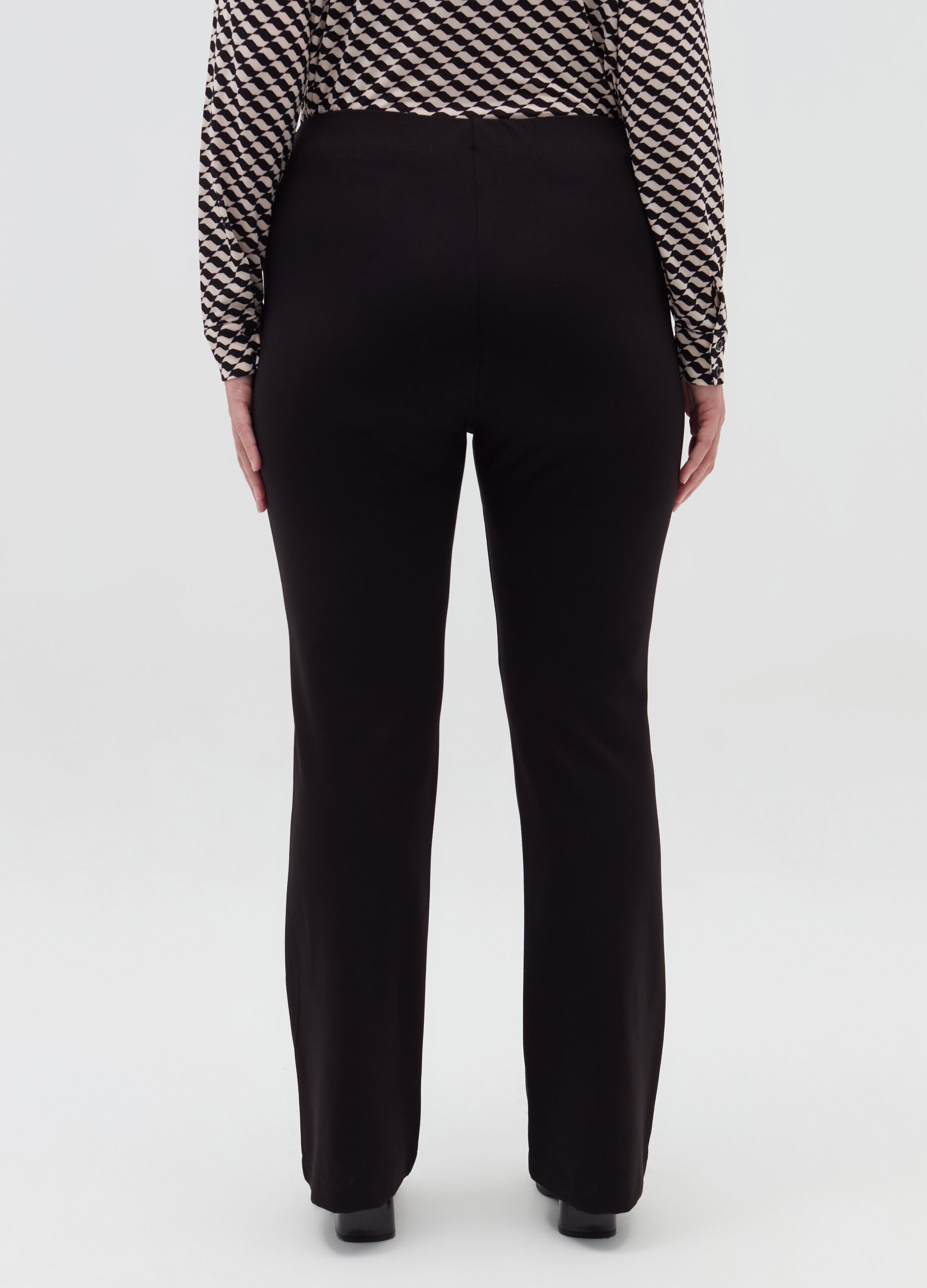 Curvy leggings with raised stitching