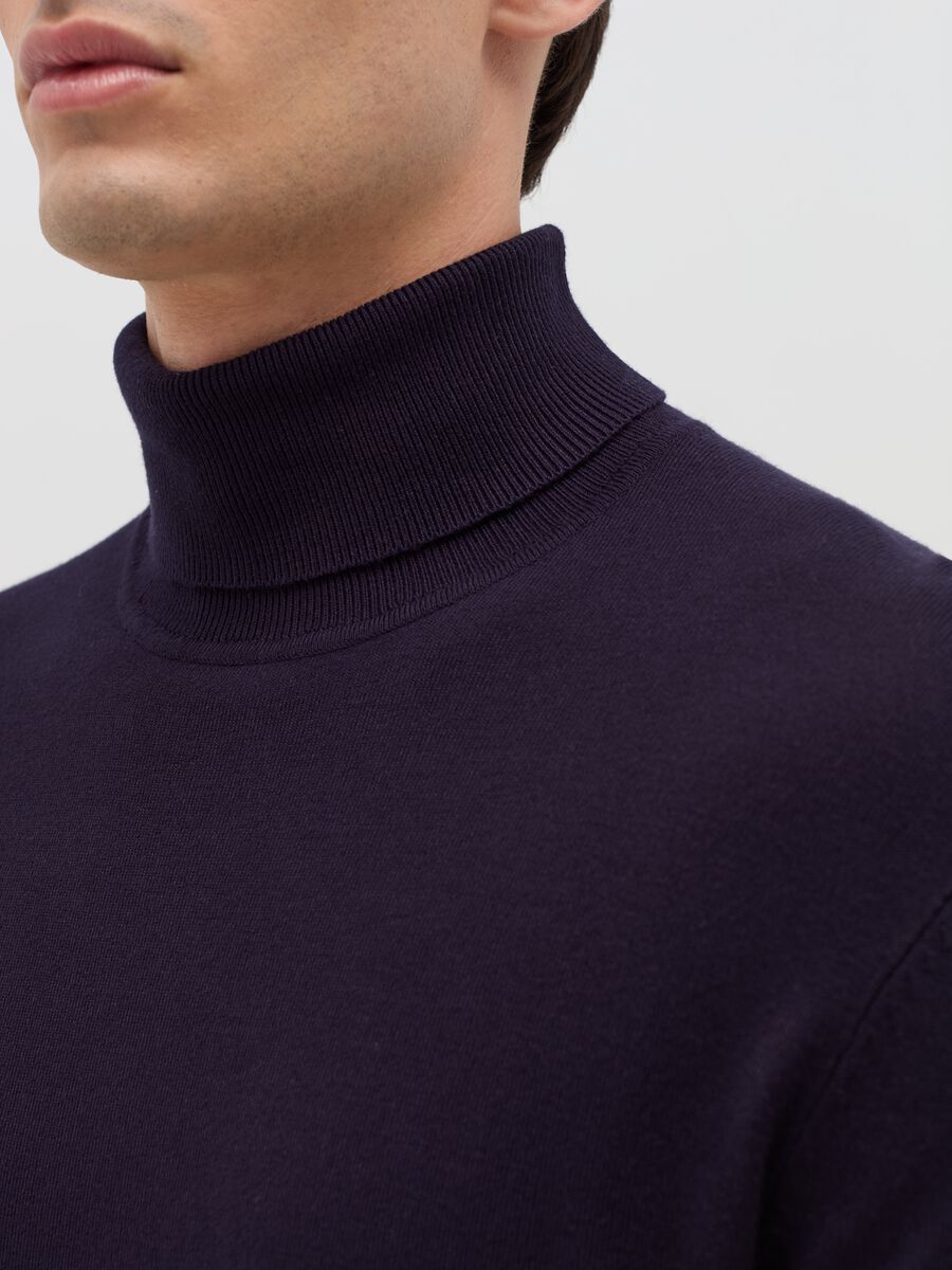 Pullover with high neck_2