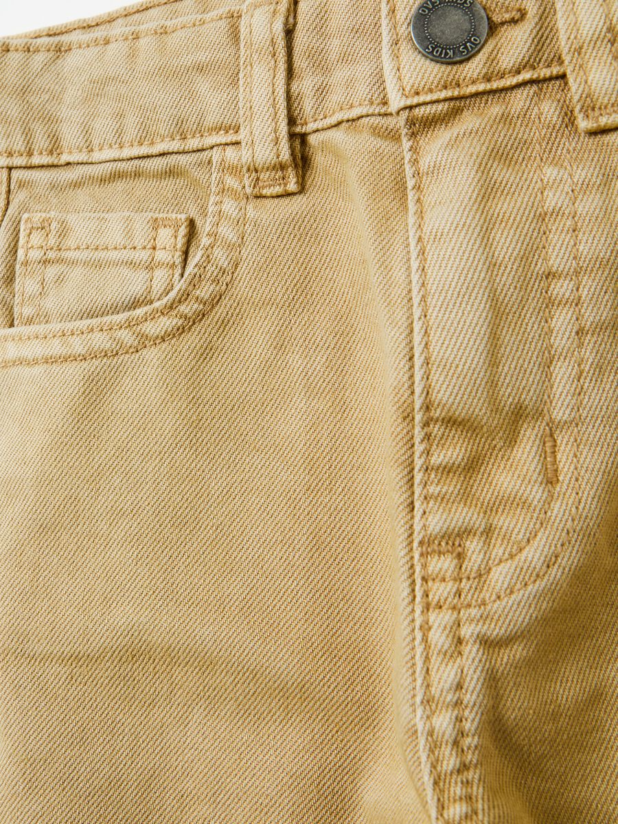 Relaxed-fit jeans with five pockets_2