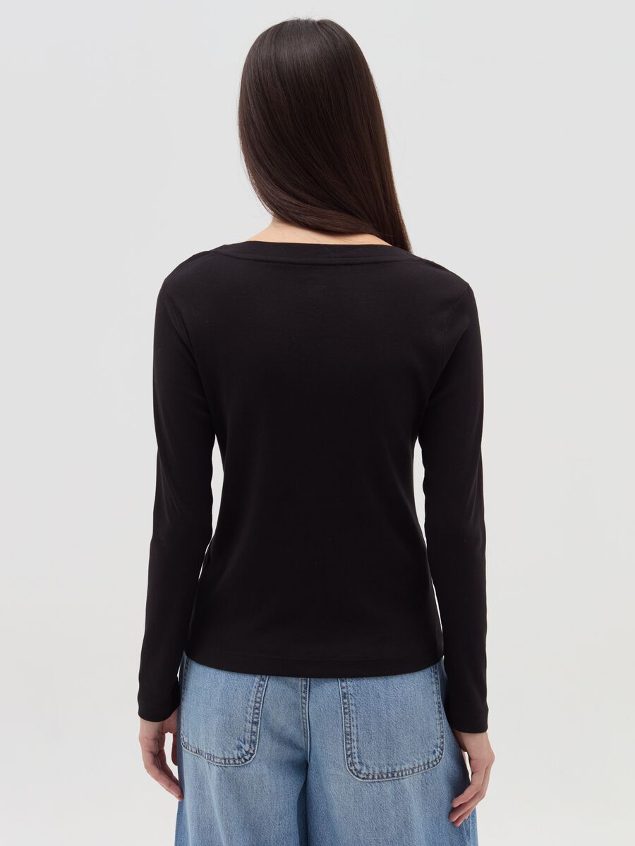 Long-sleeved T-shirt with granddad neckline_2