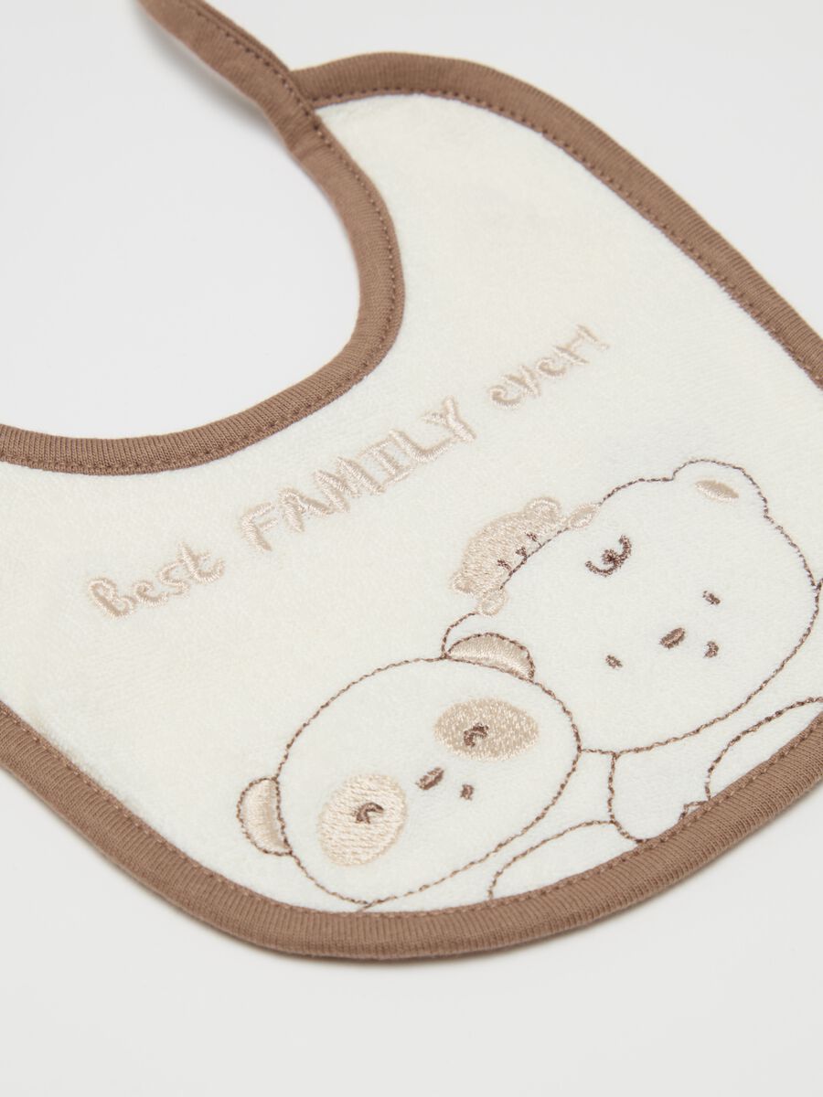 Two-pack bibs in organic cotton with embroidery_2