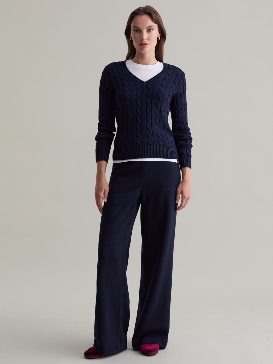 Cable-knit pullover with V neck_1