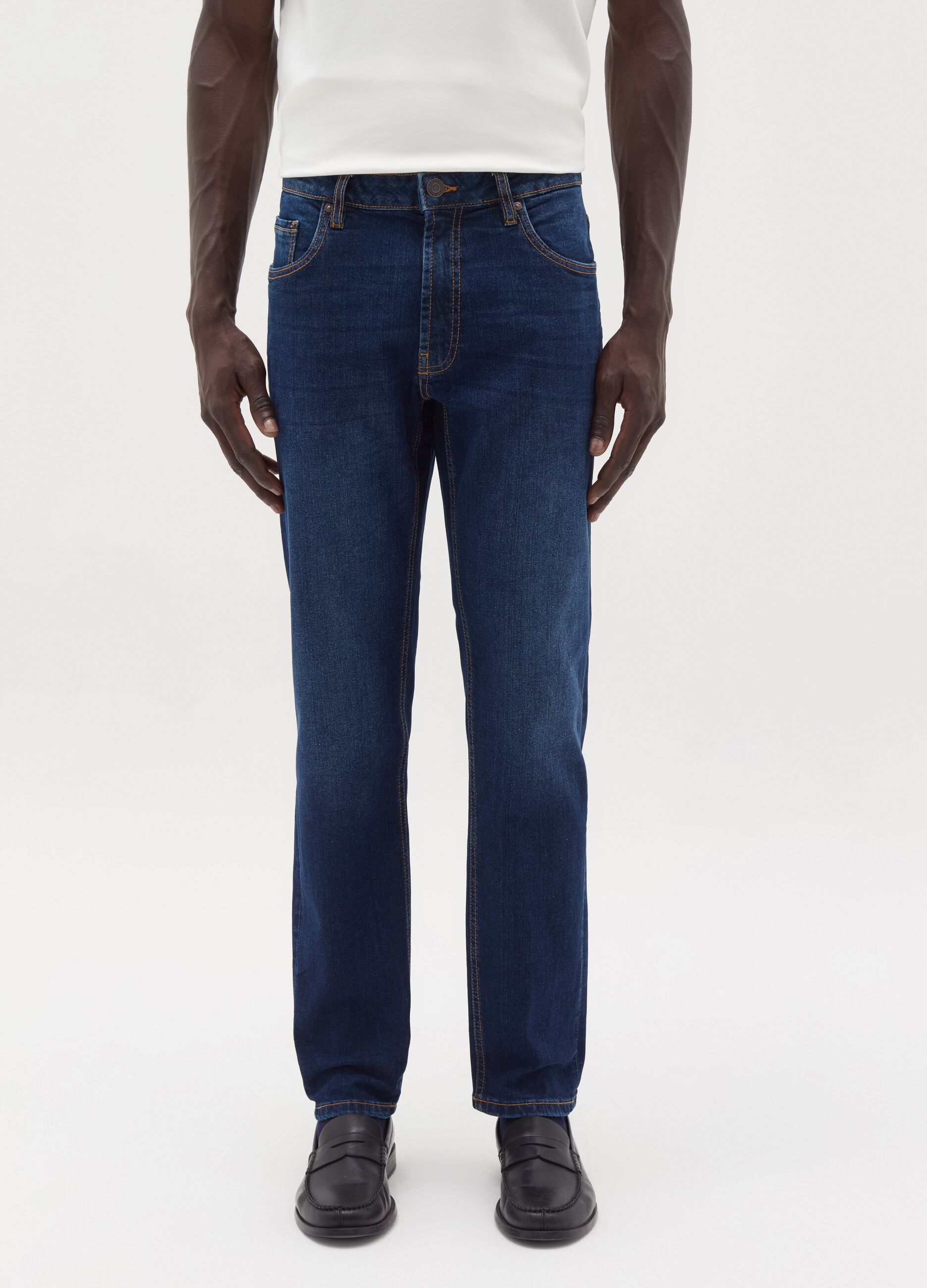 Slim-fit jeans with five pockets