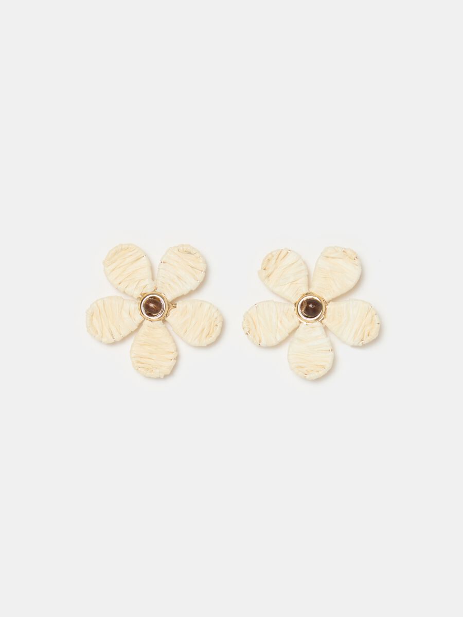 Flower earrings with raffia_0