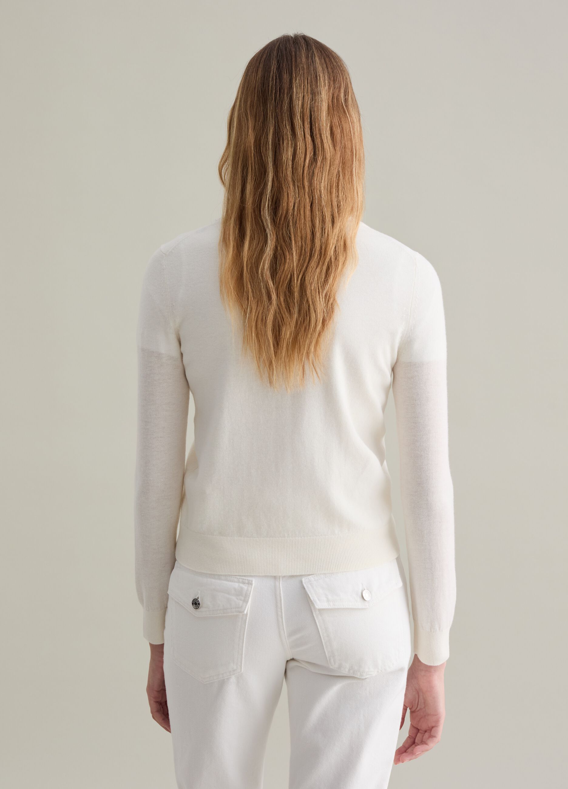 Wool pullover with round neck