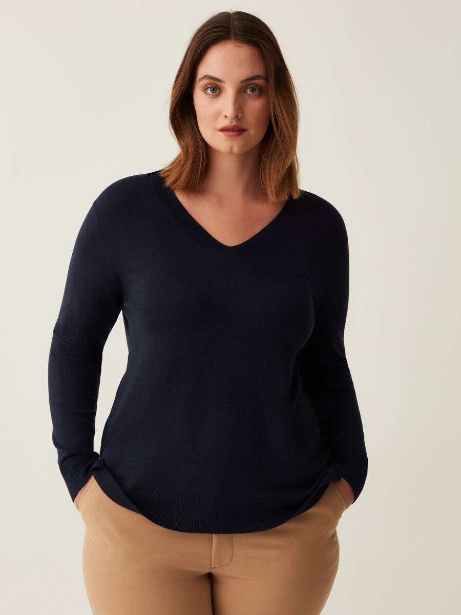 Curvy long-sleeved top with splits_0