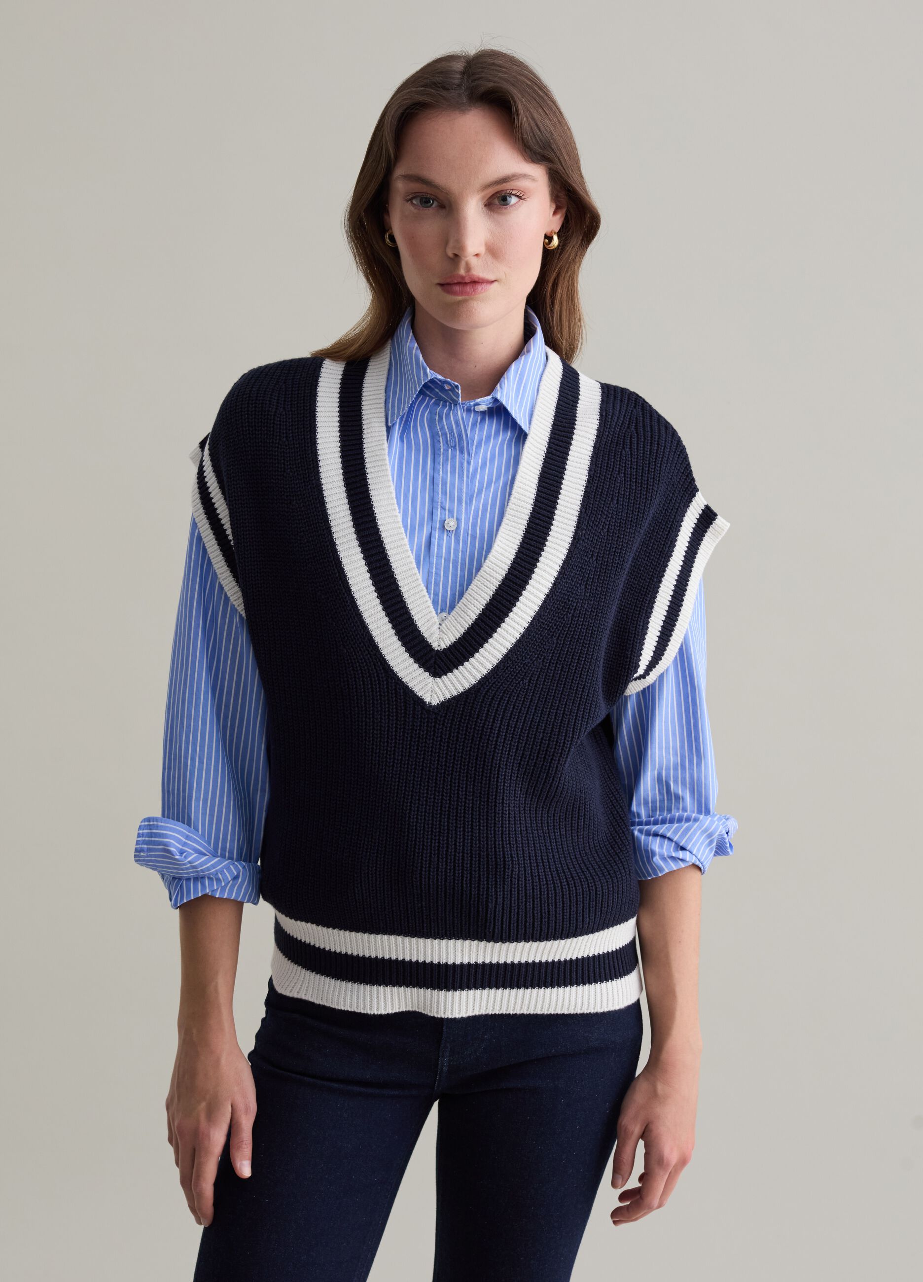 Ribbed closed gilet with striped edging