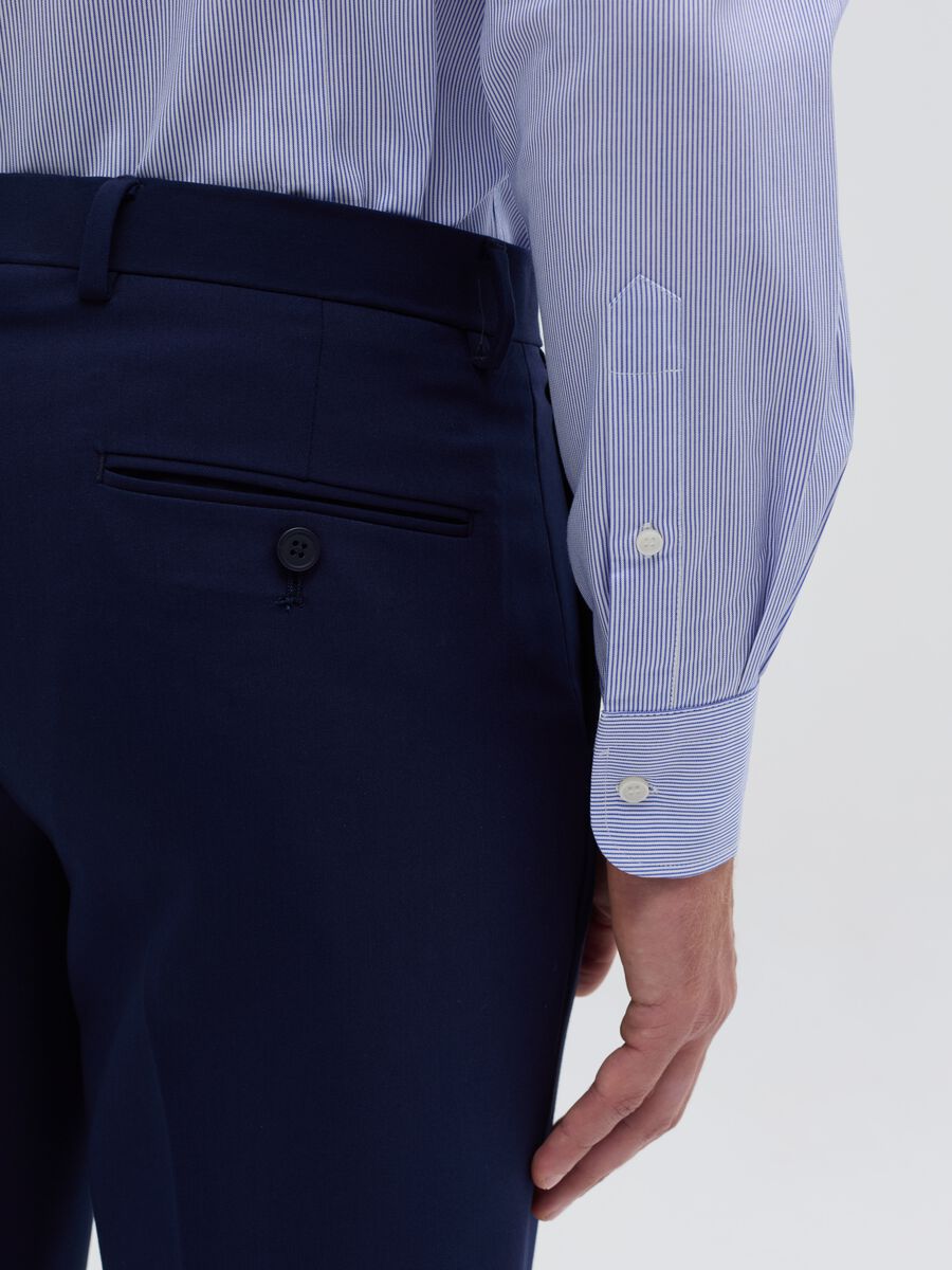 Slim-fit easy-iron pinstripe shirt_3