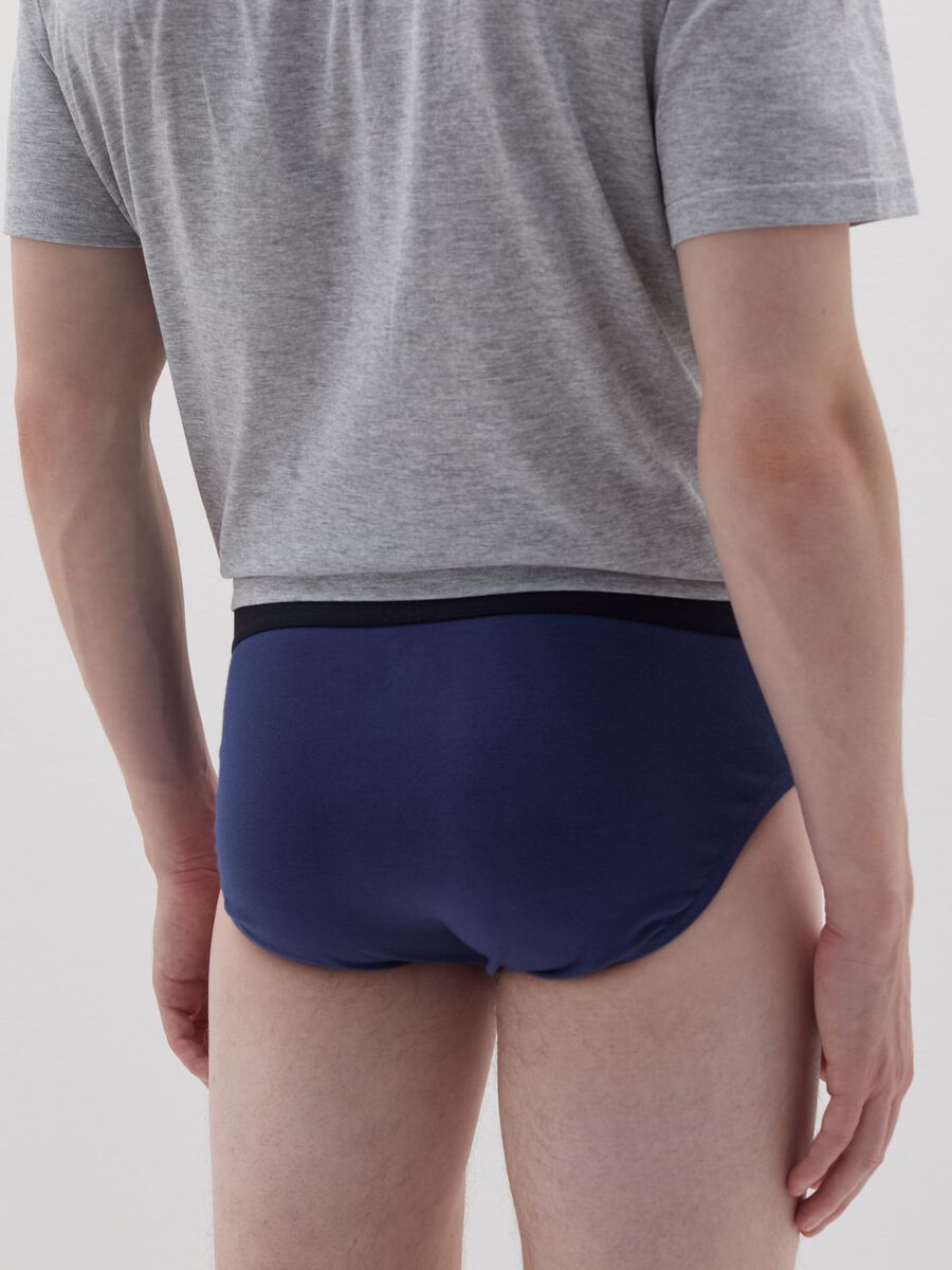 Three-pack patterned briefs in stretch organic cotton_4