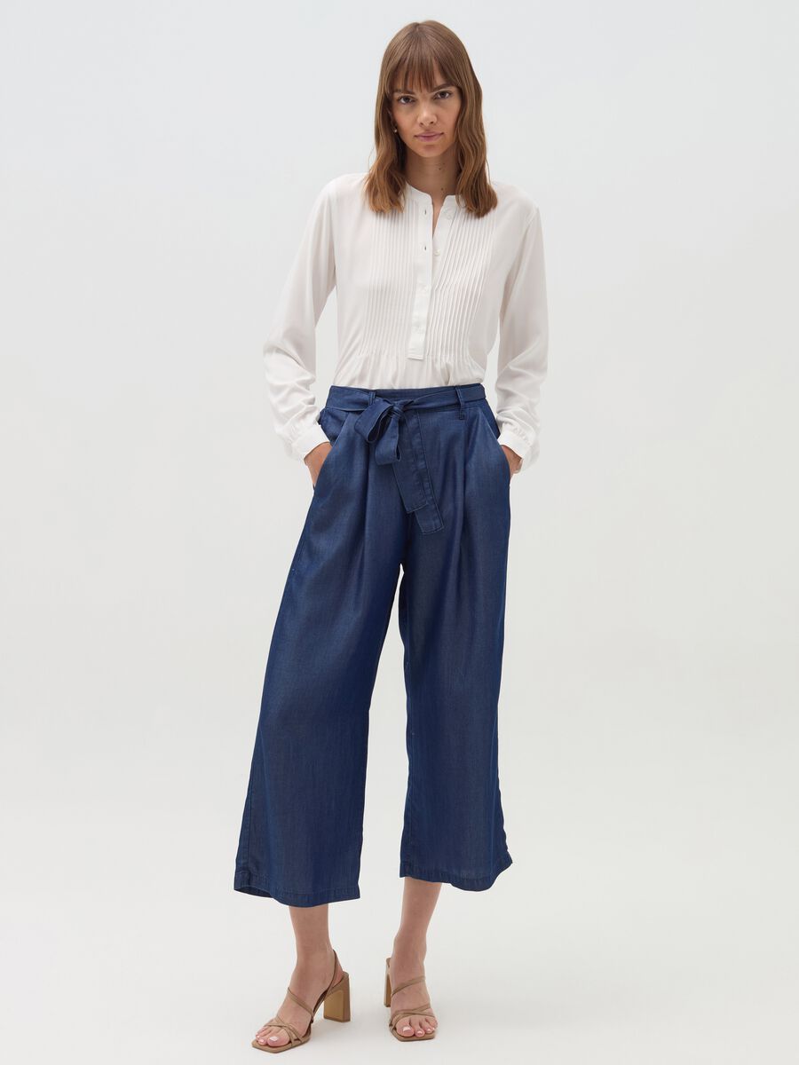 Denim-effect fluid trousers with belt_0